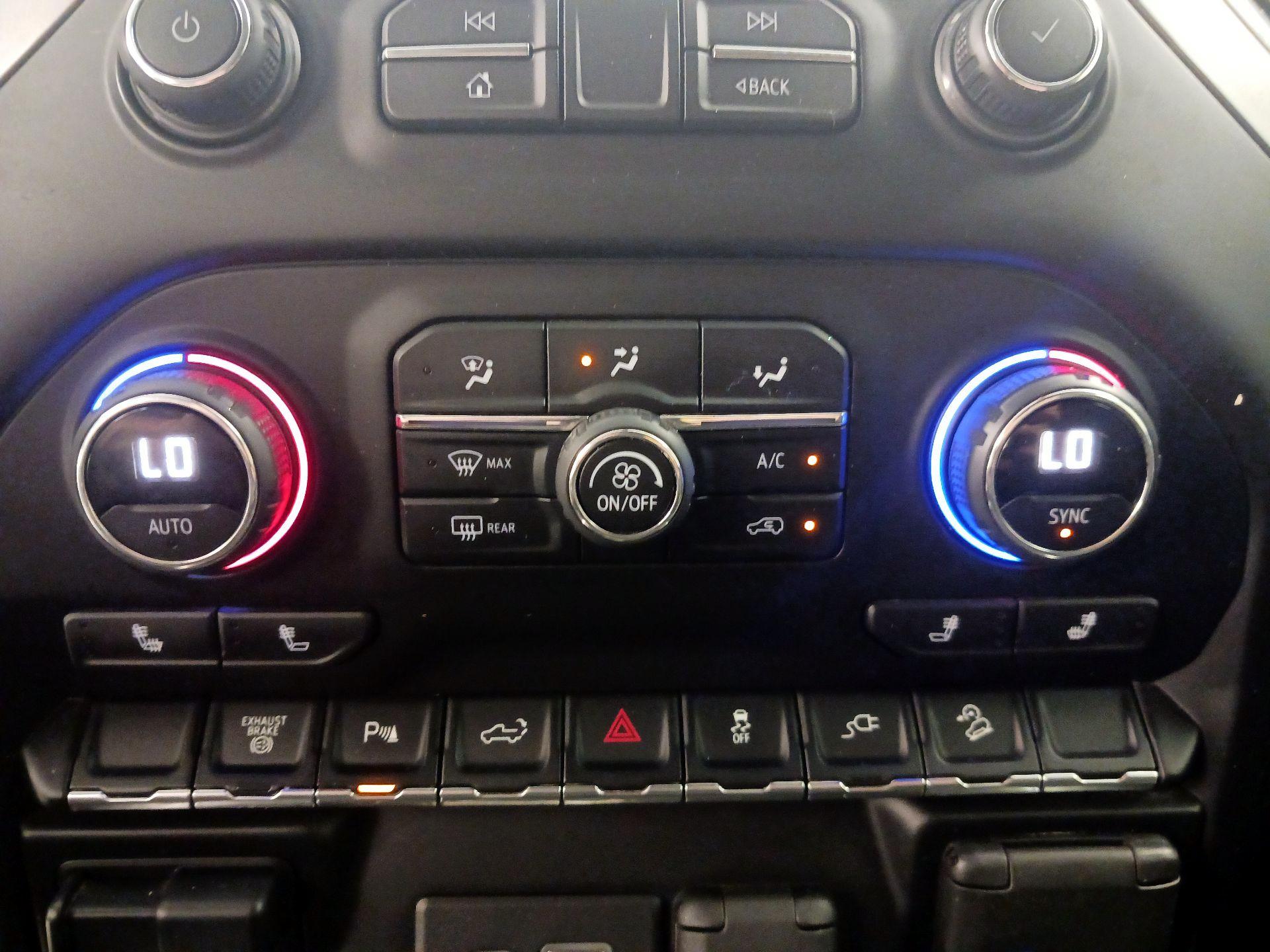 Thumbnail: 2020 Chevrolet Silverado 3500 - 16