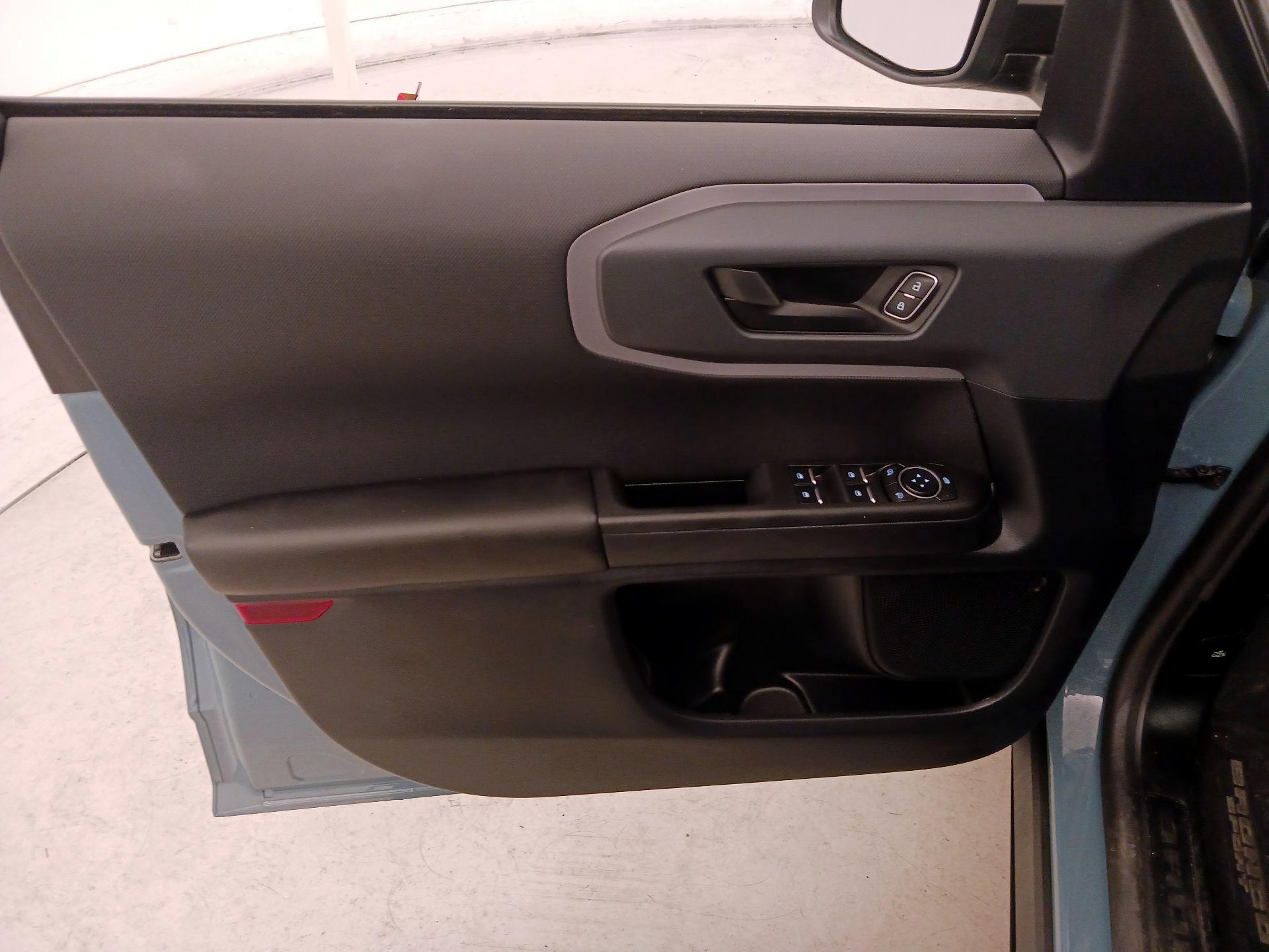 Thumbnail: 2023 Ford Bronco Sport - 12