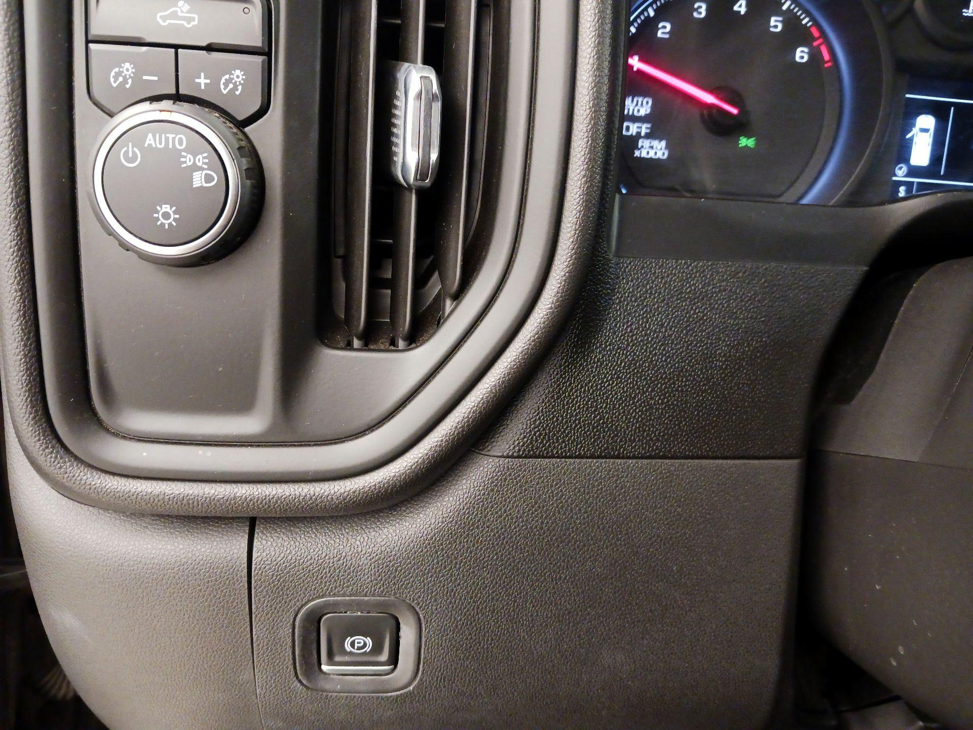 Thumbnail: 2021 Chevrolet Silverado 1500 - 13