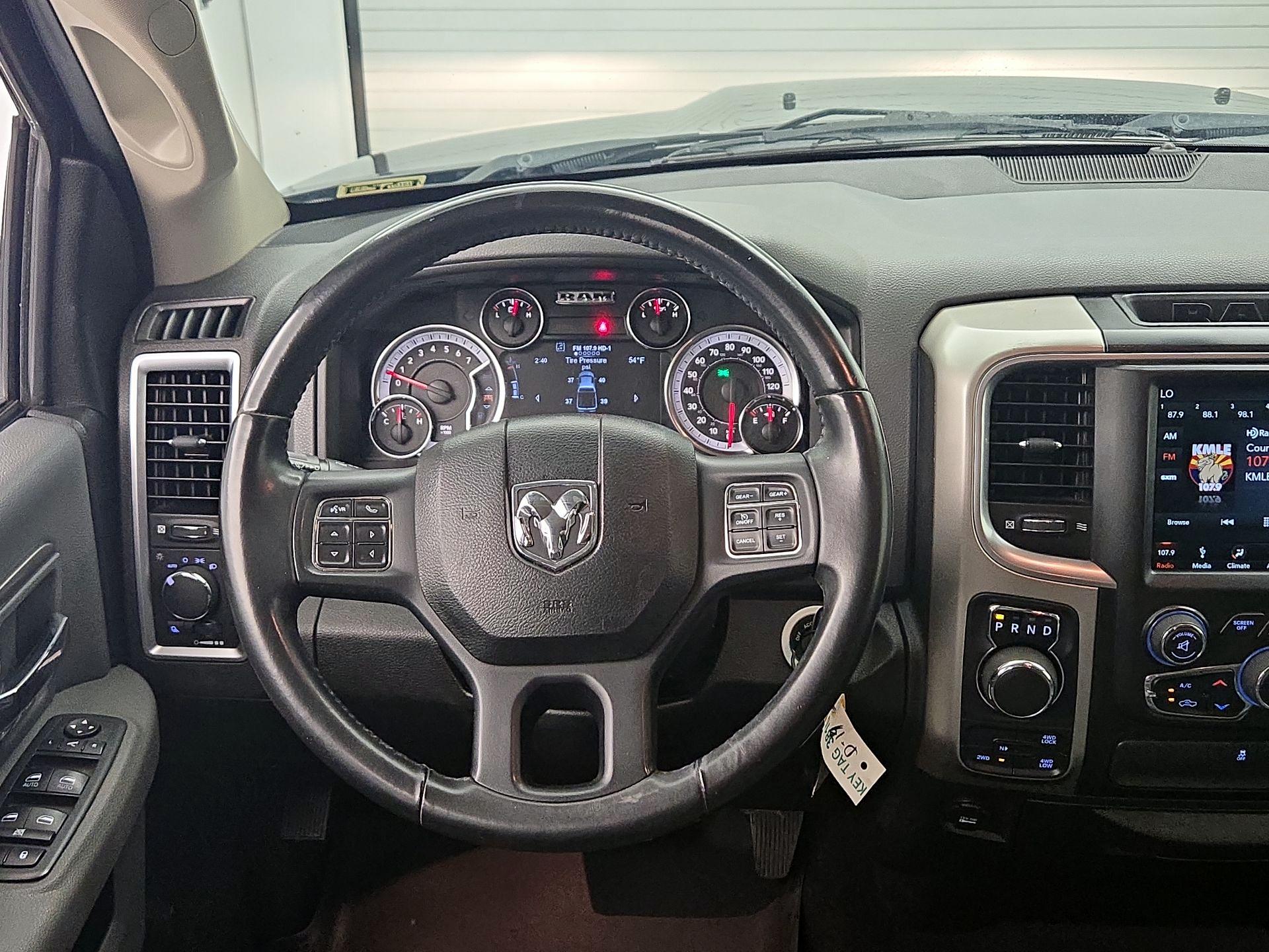 Thumbnail: 2019 RAM 1500 Classic - 10