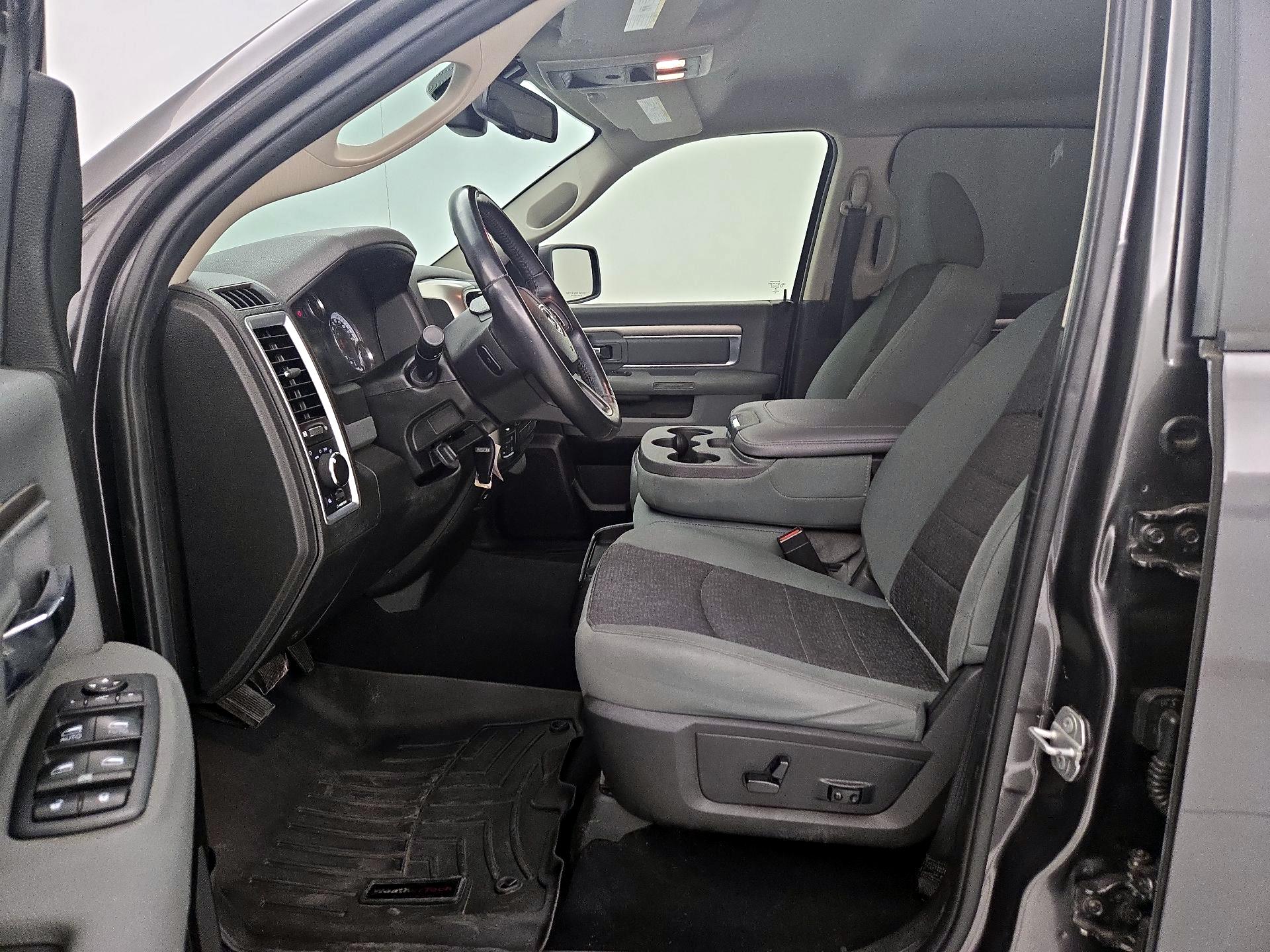 Thumbnail: 2019 RAM 1500 Classic - 11