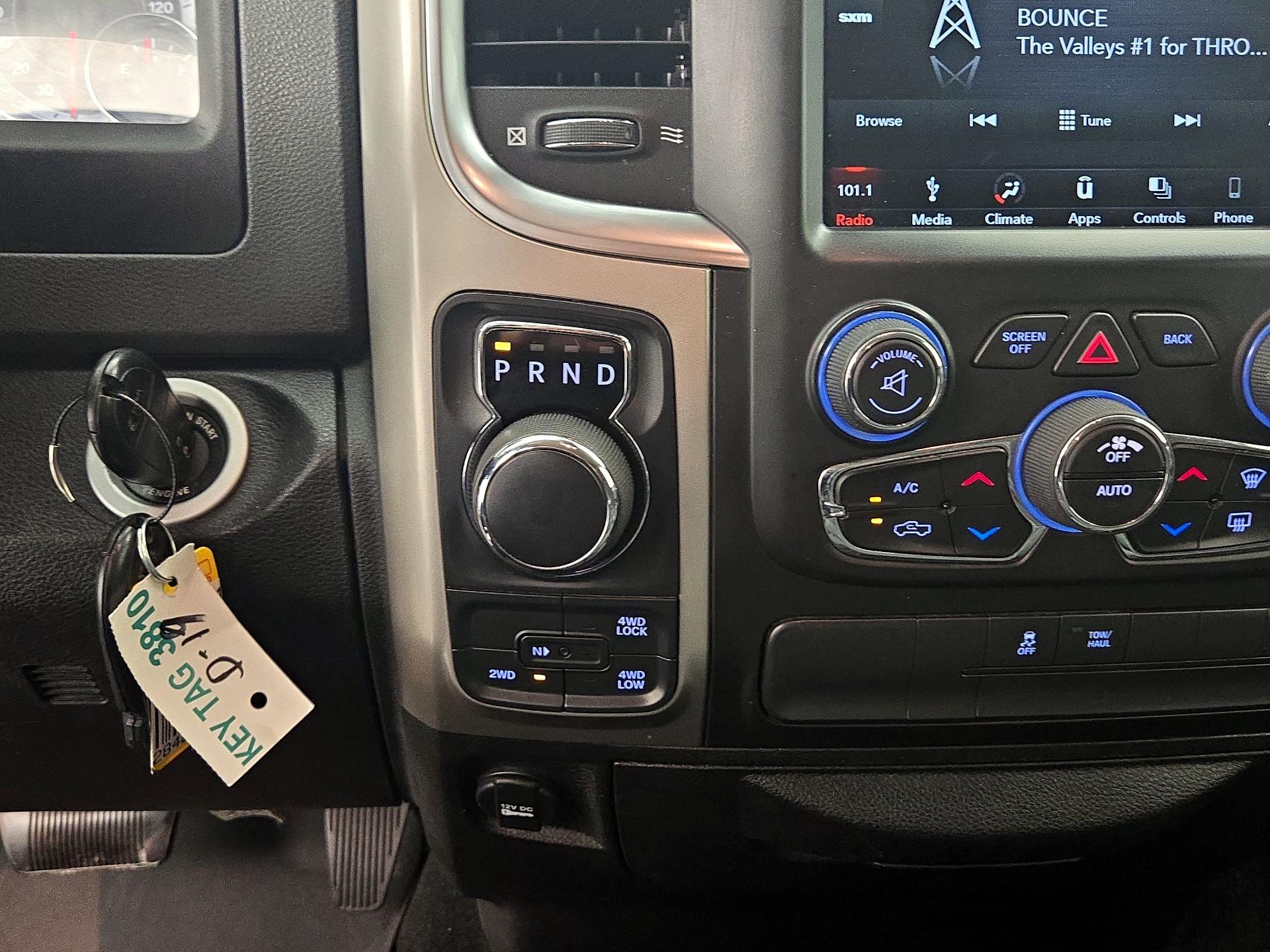 Thumbnail: 2019 RAM 1500 Classic - 17