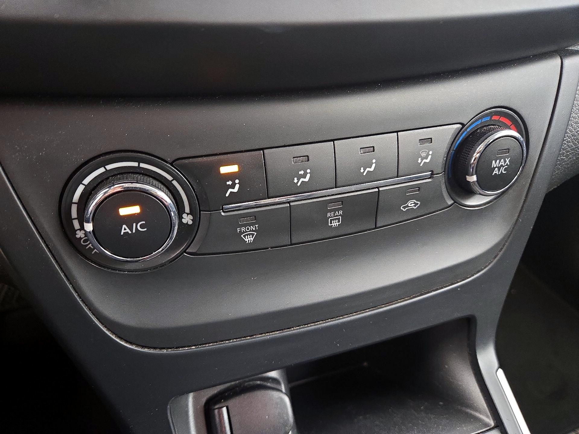Thumbnail: 2018 Nissan Sentra - 16