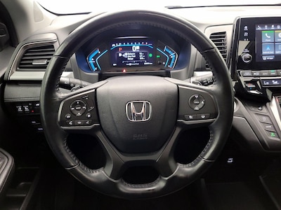 Steering Wheel & Instrument Cluster (On)