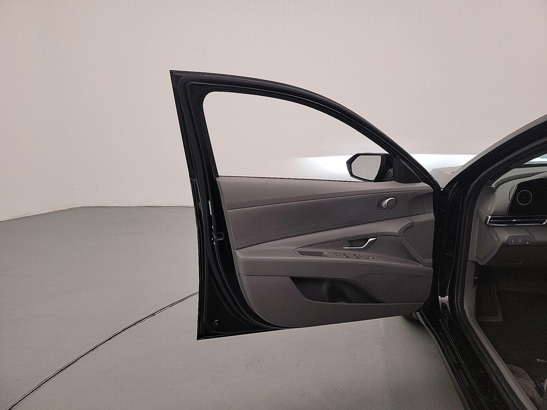 Thumbnail: 2024 Hyundai Elantra - 12