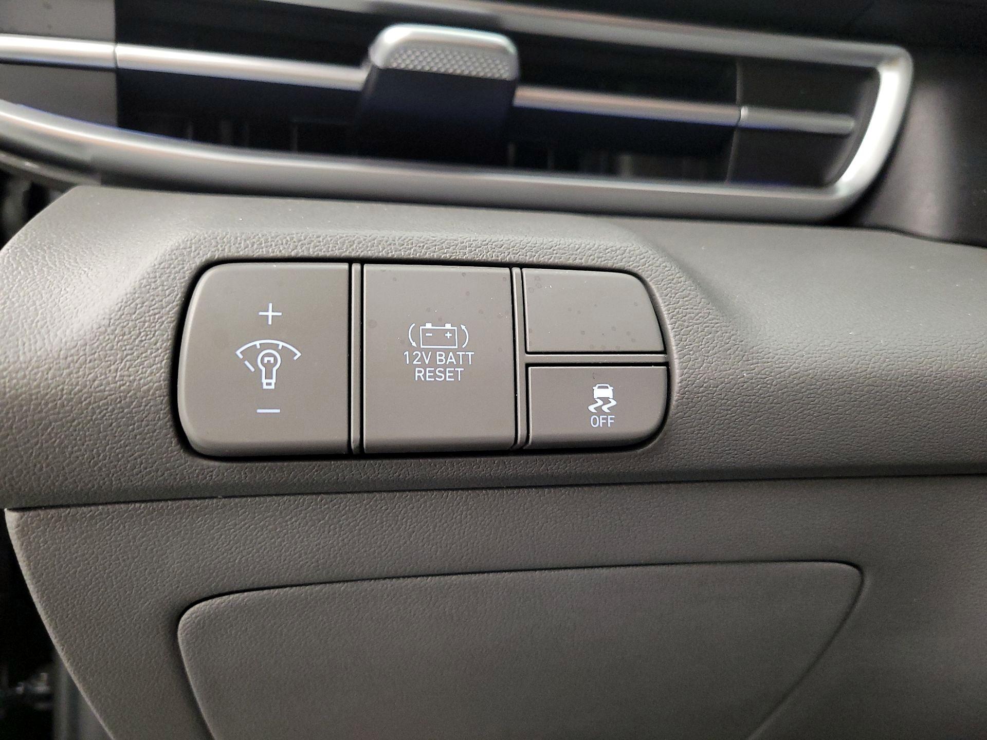 Thumbnail: 2024 Hyundai Elantra - 13