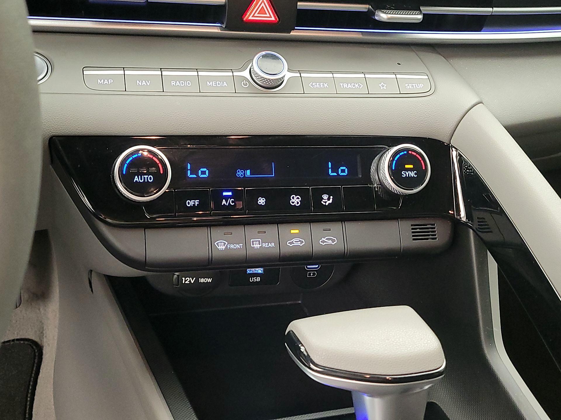 Thumbnail: 2024 Hyundai Elantra - 17