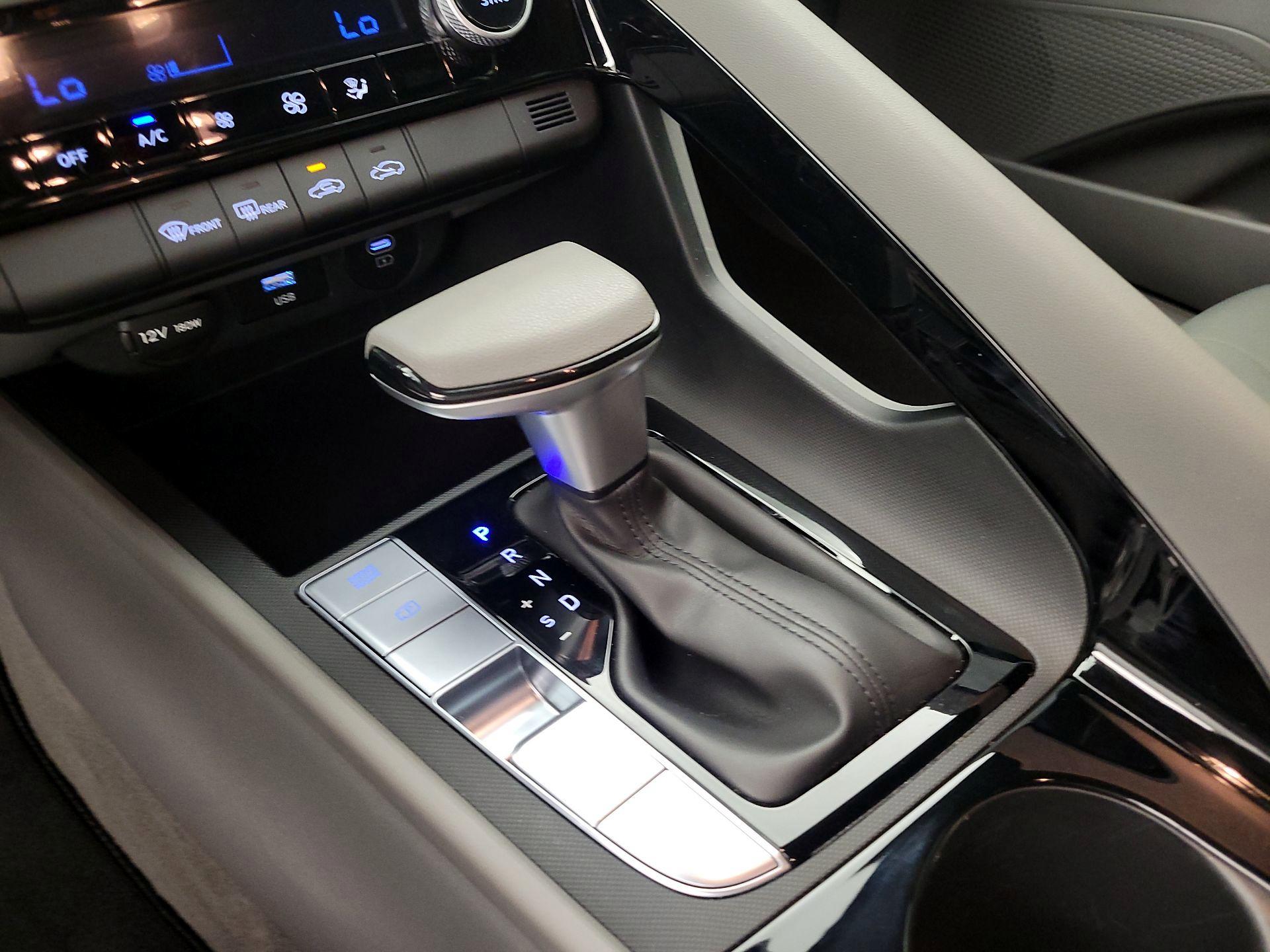 Thumbnail: 2024 Hyundai Elantra - 18