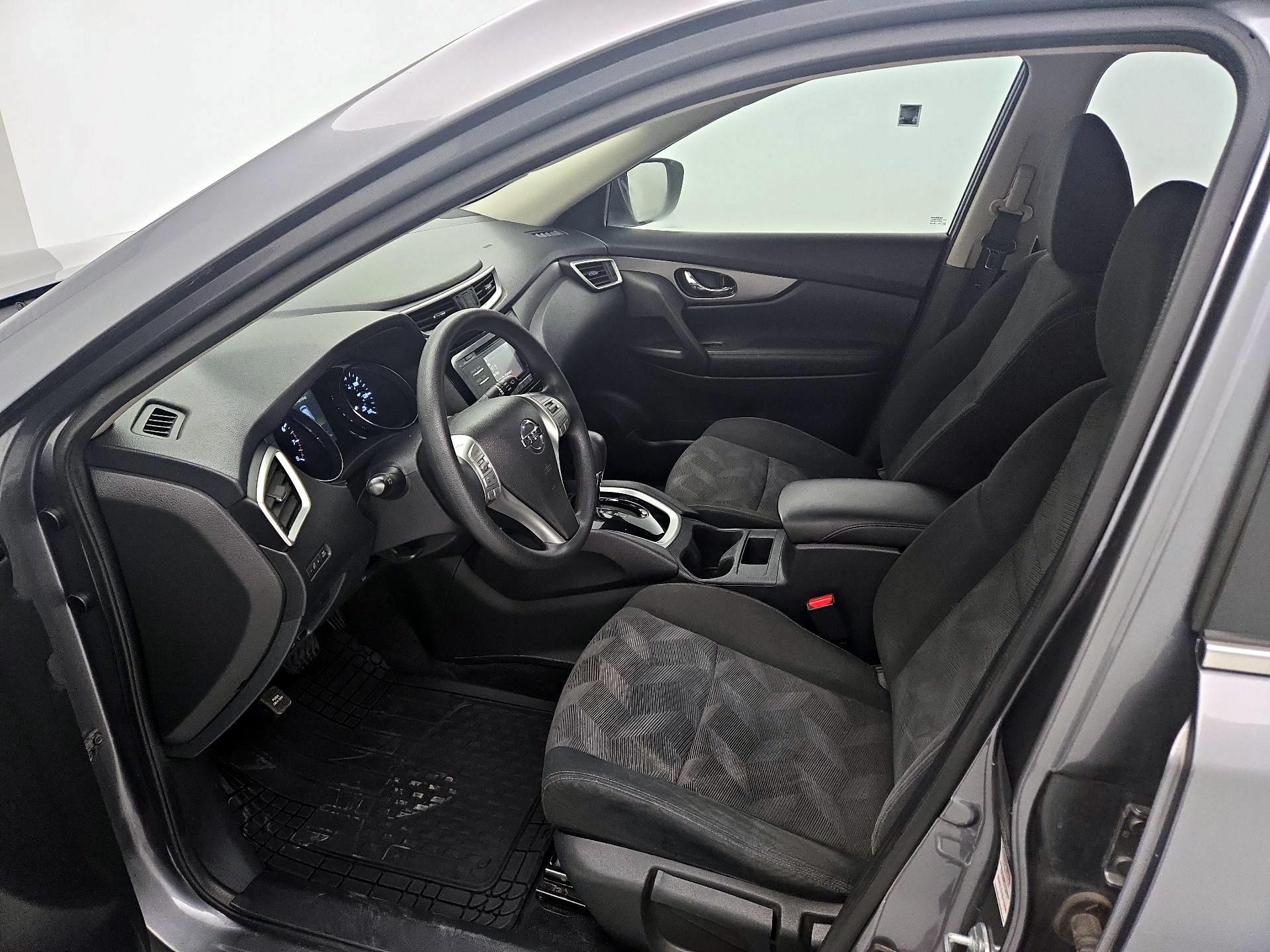 Thumbnail: 2016 Nissan Rogue - 11