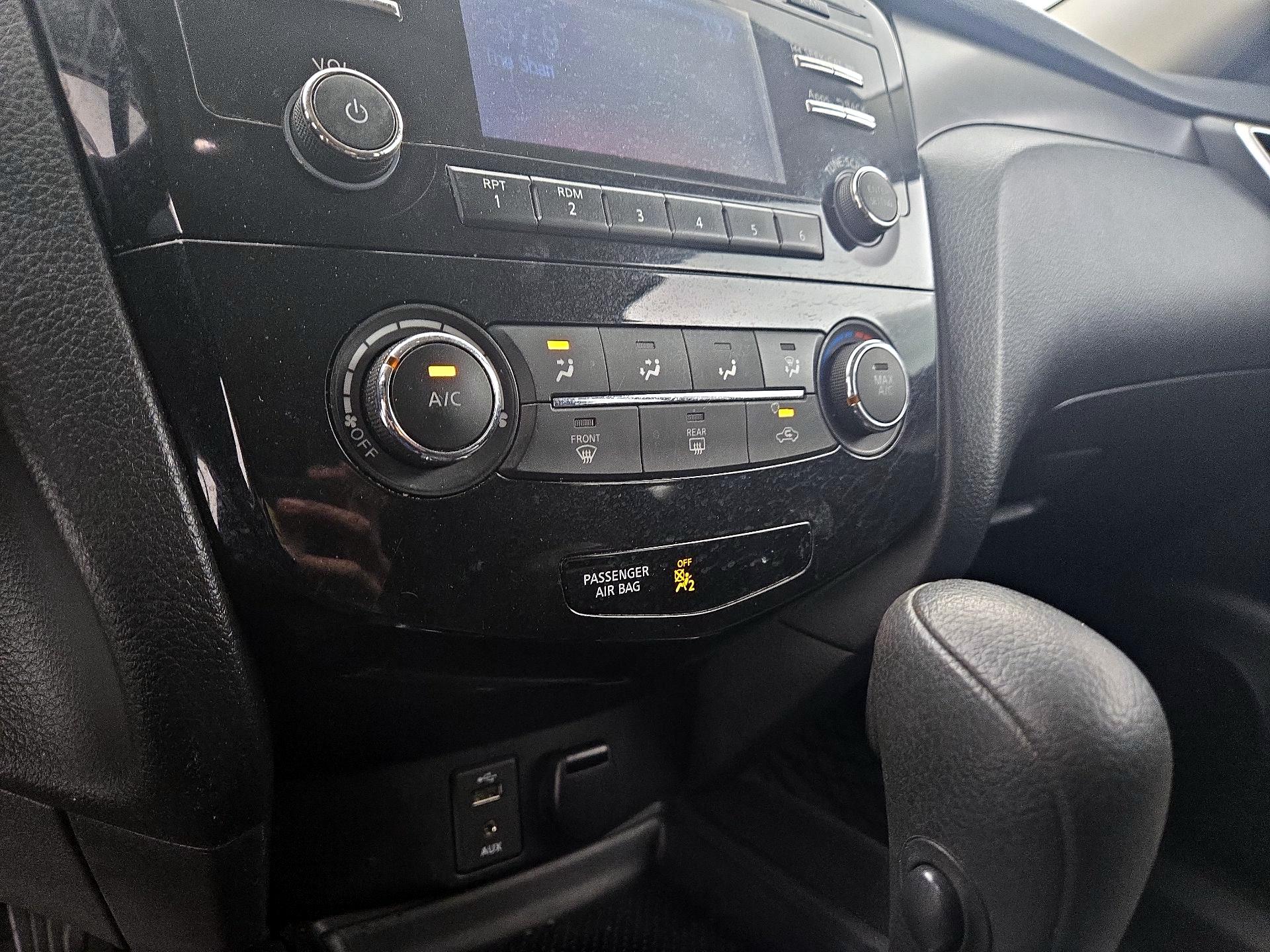 Thumbnail: 2016 Nissan Rogue - 16