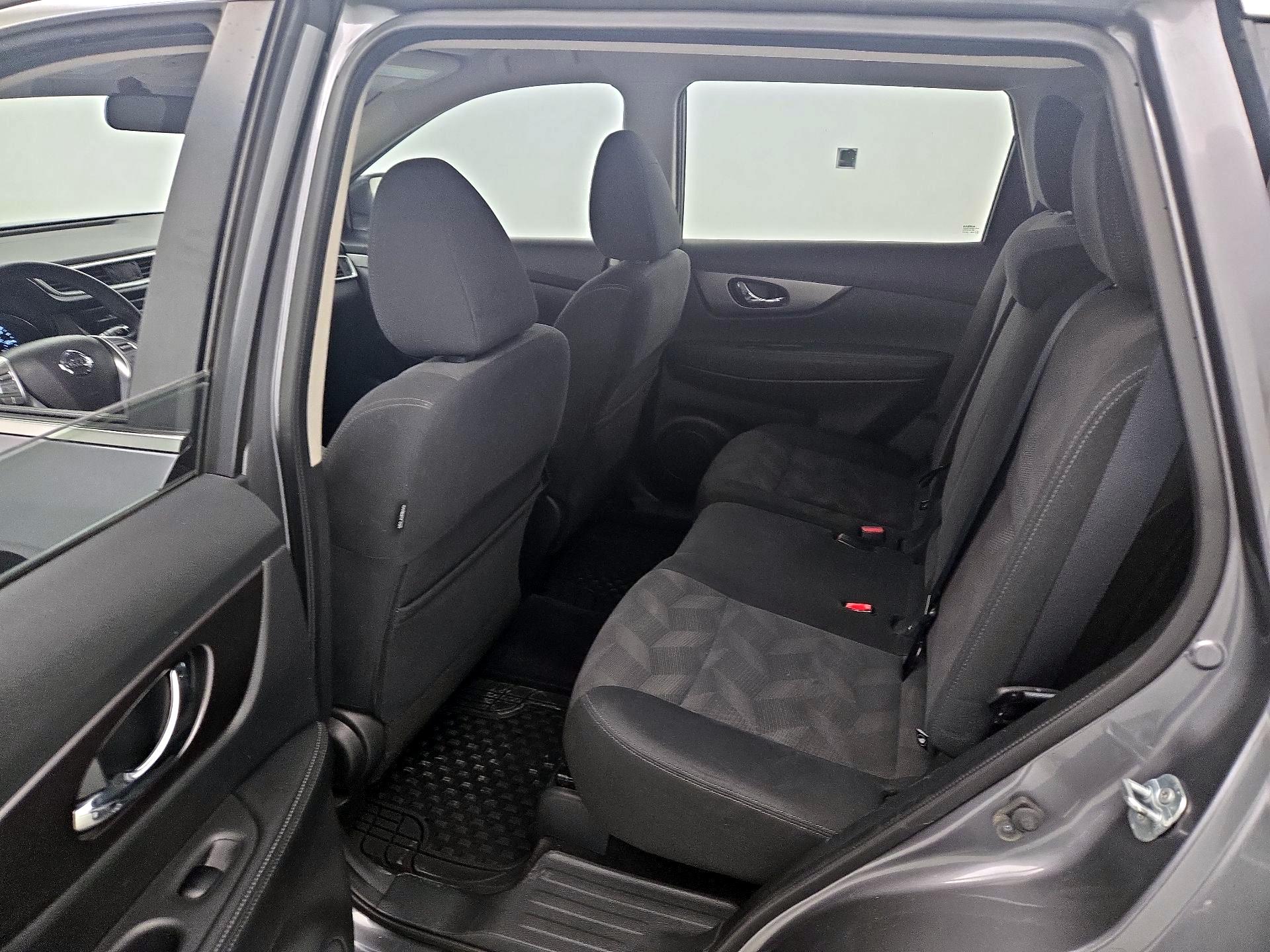 Thumbnail: 2016 Nissan Rogue - 19