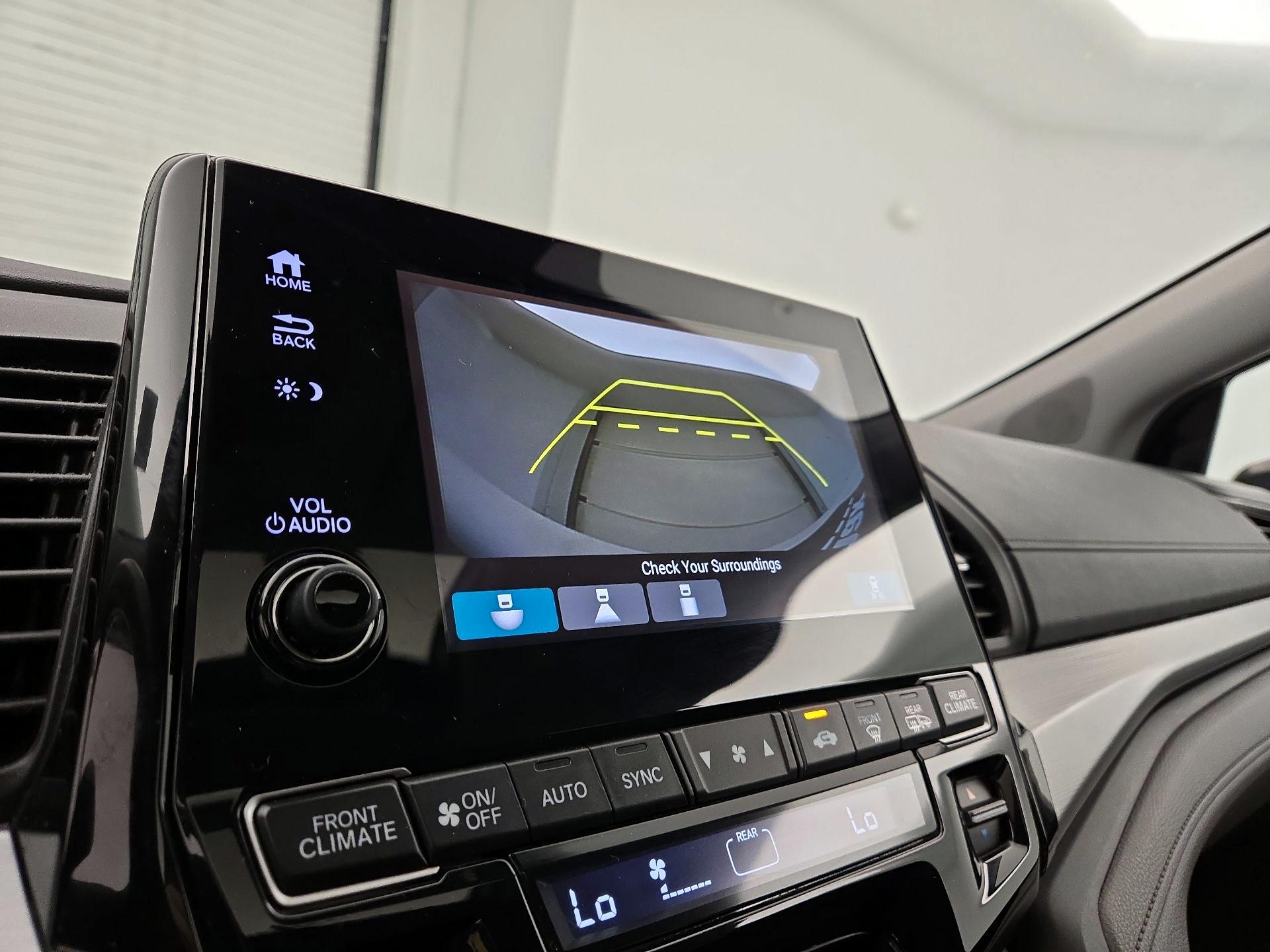 Thumbnail: 2018 Honda Odyssey - 14