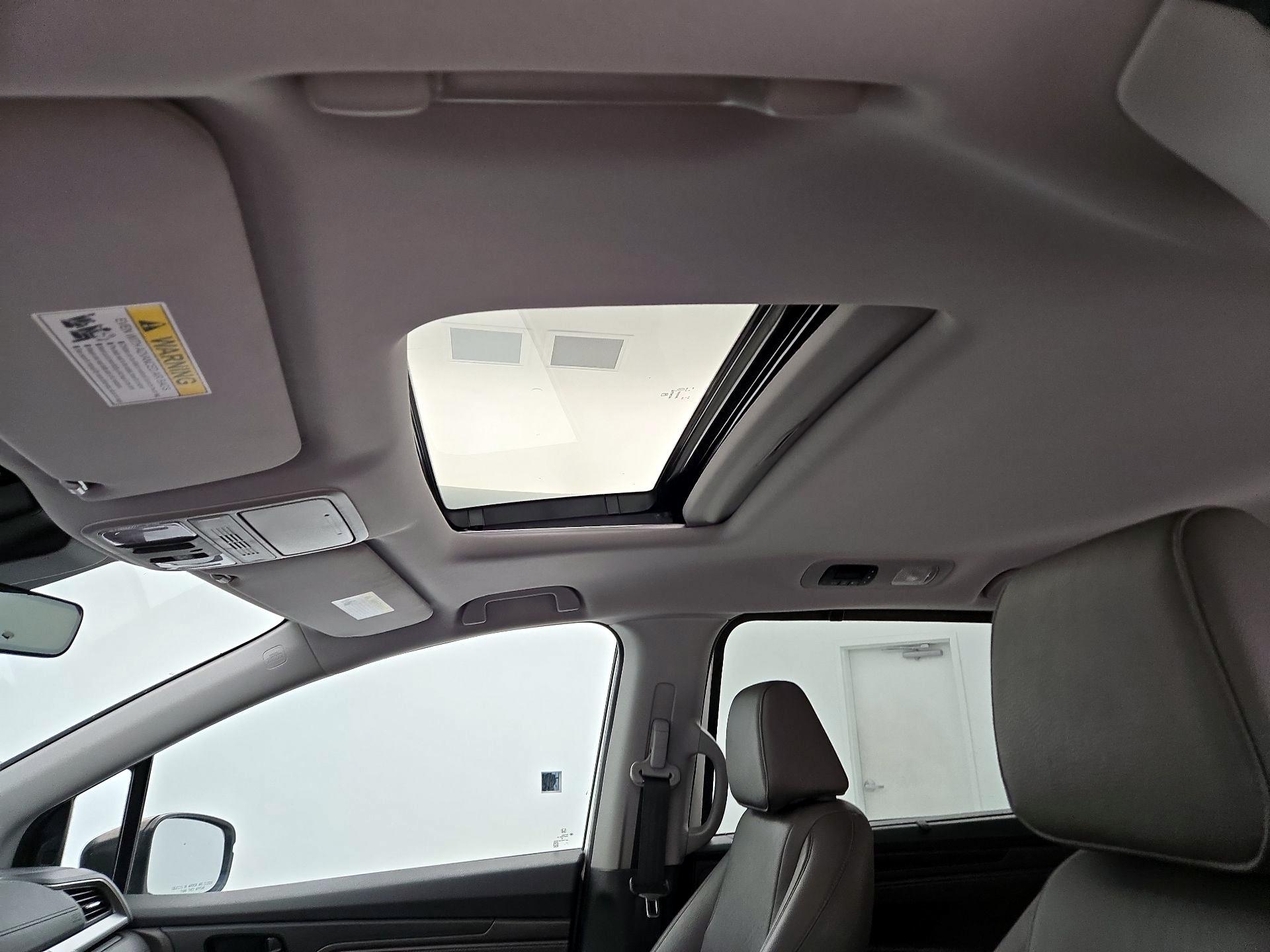 Thumbnail: 2018 Honda Odyssey - 19