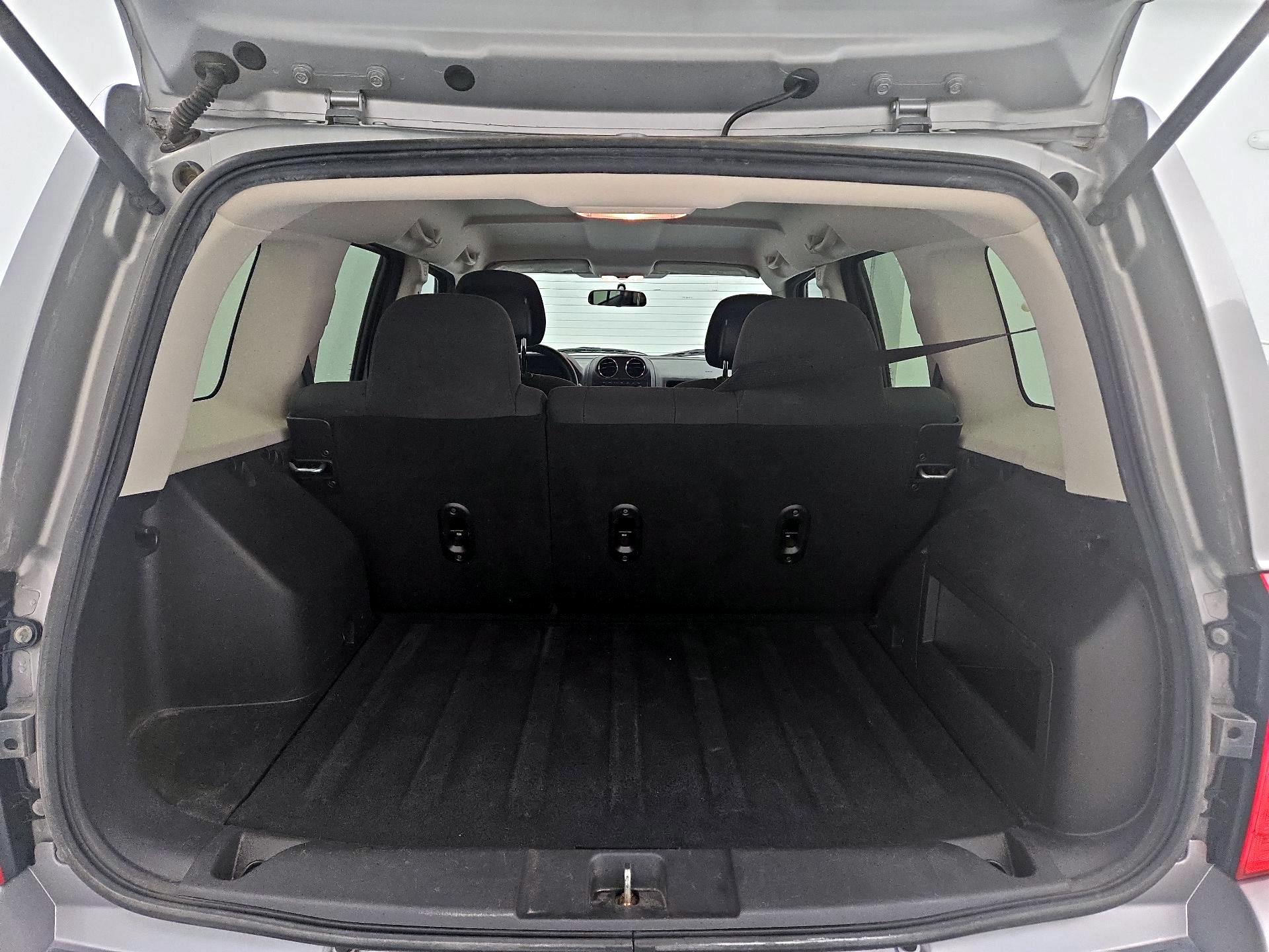 Thumbnail: 2014 Jeep Patriot - 16