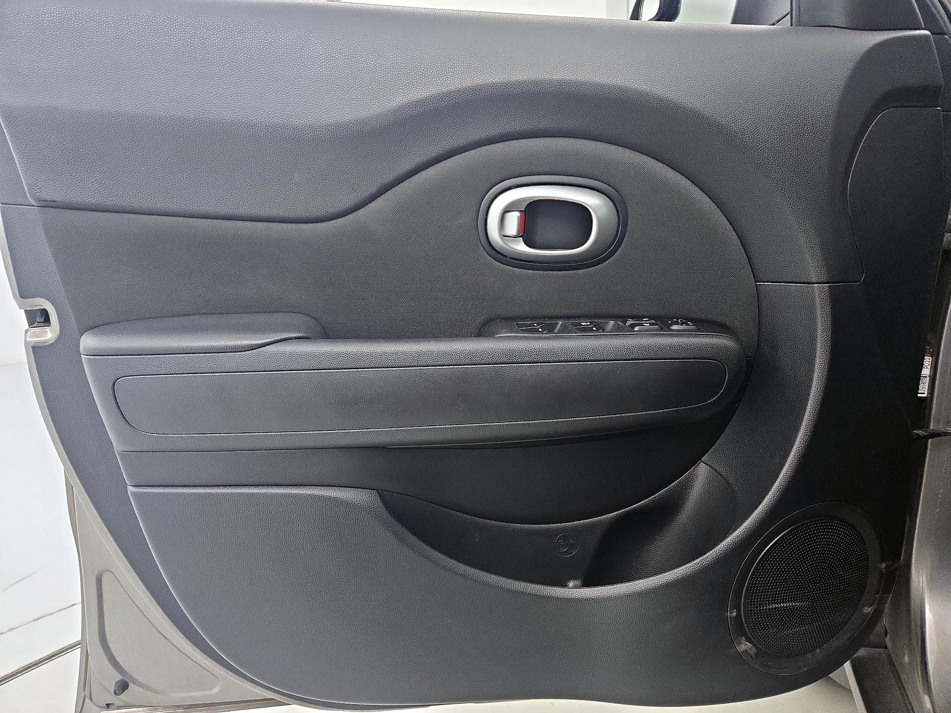 Thumbnail: 2016 Kia Soul - 12