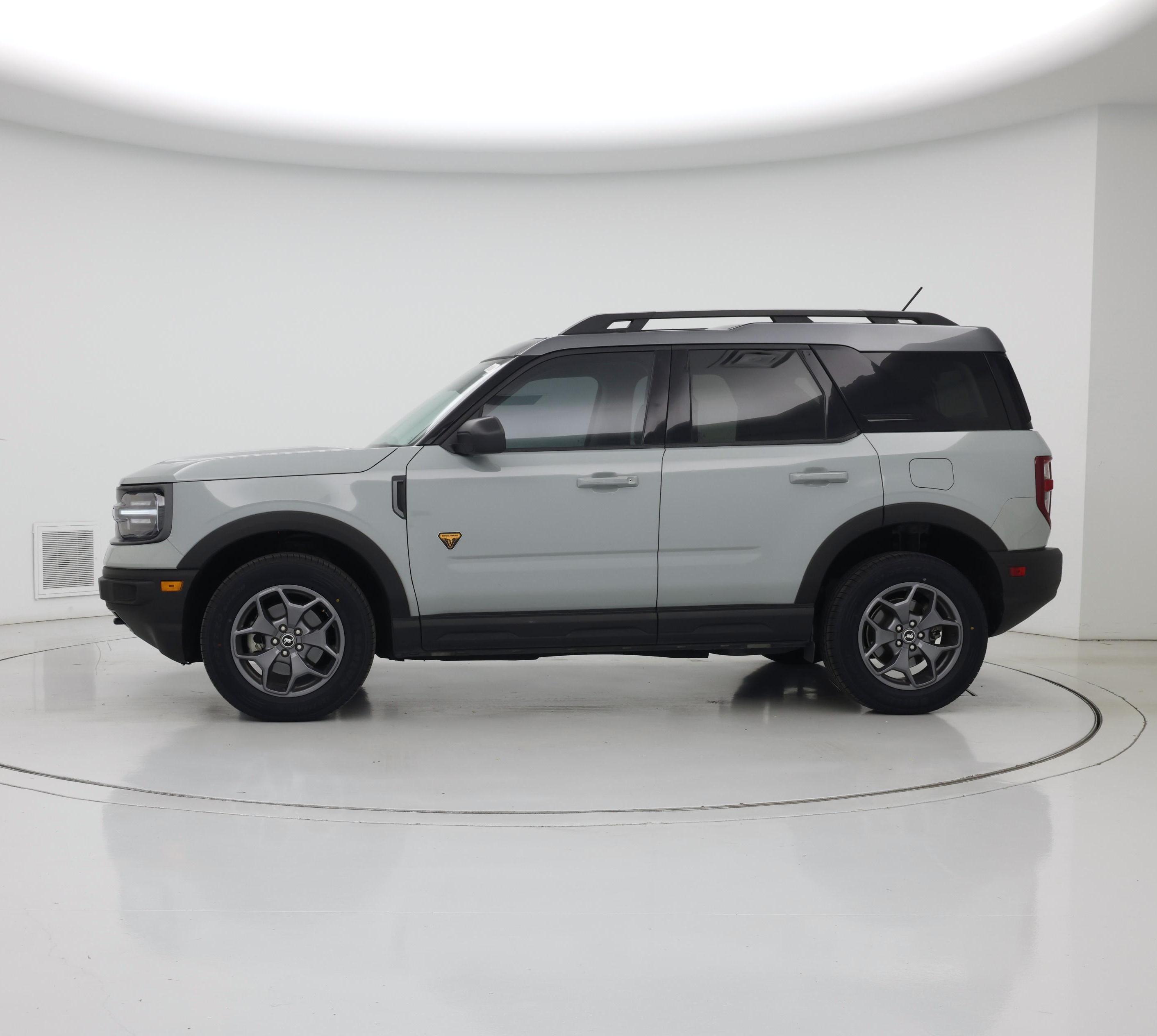 Thumbnail: 2022 Ford Bronco Sport - 3
