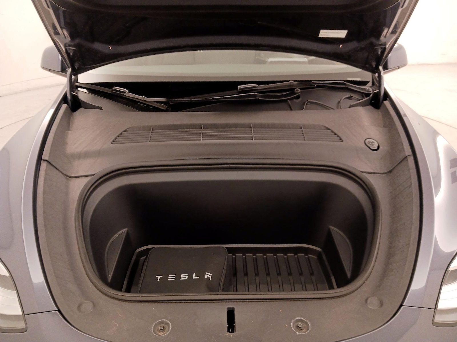 2023 Tesla Model Y Long Range - Photo 22