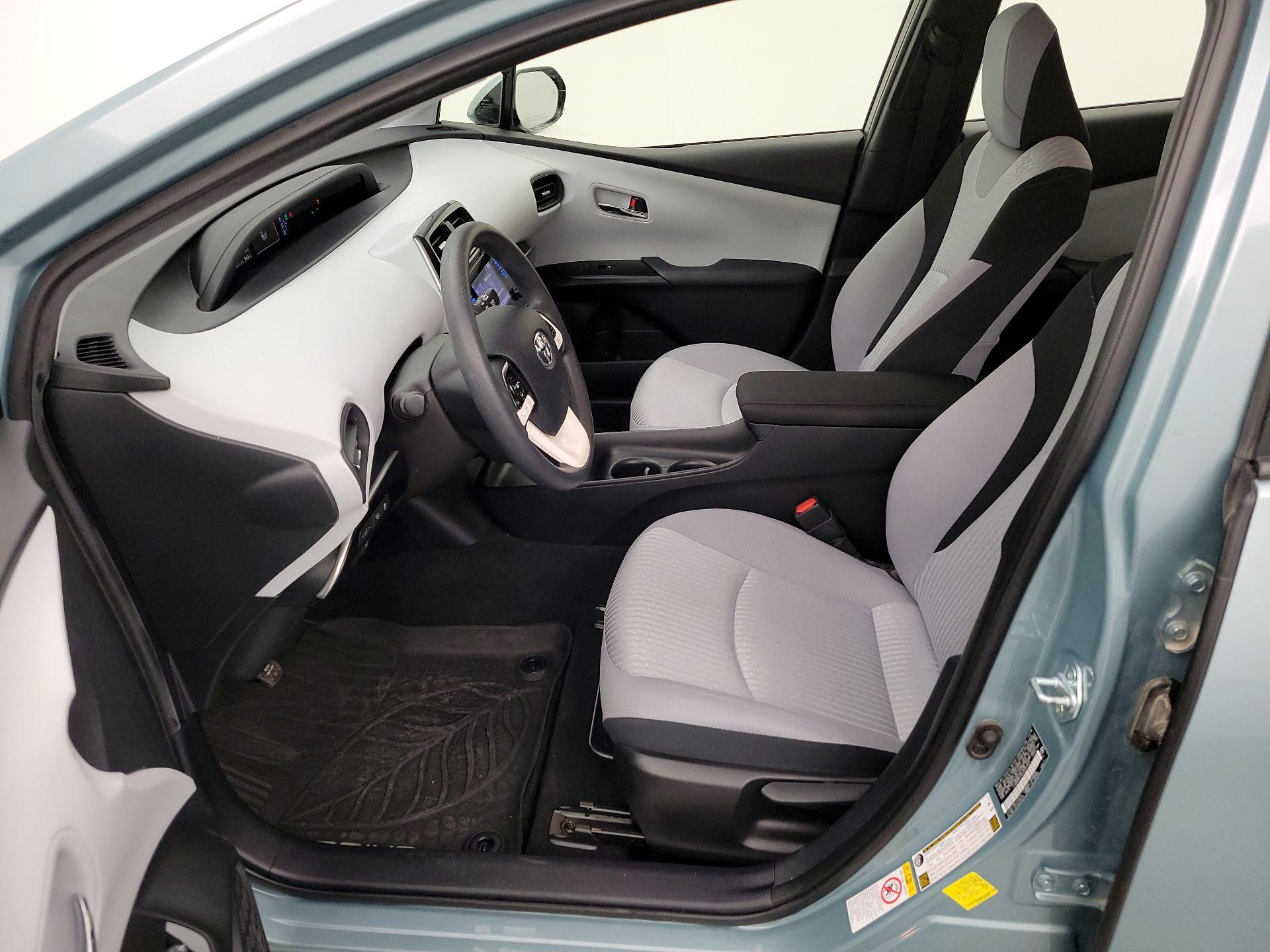 Thumbnail: 2018 Toyota Prius - 11