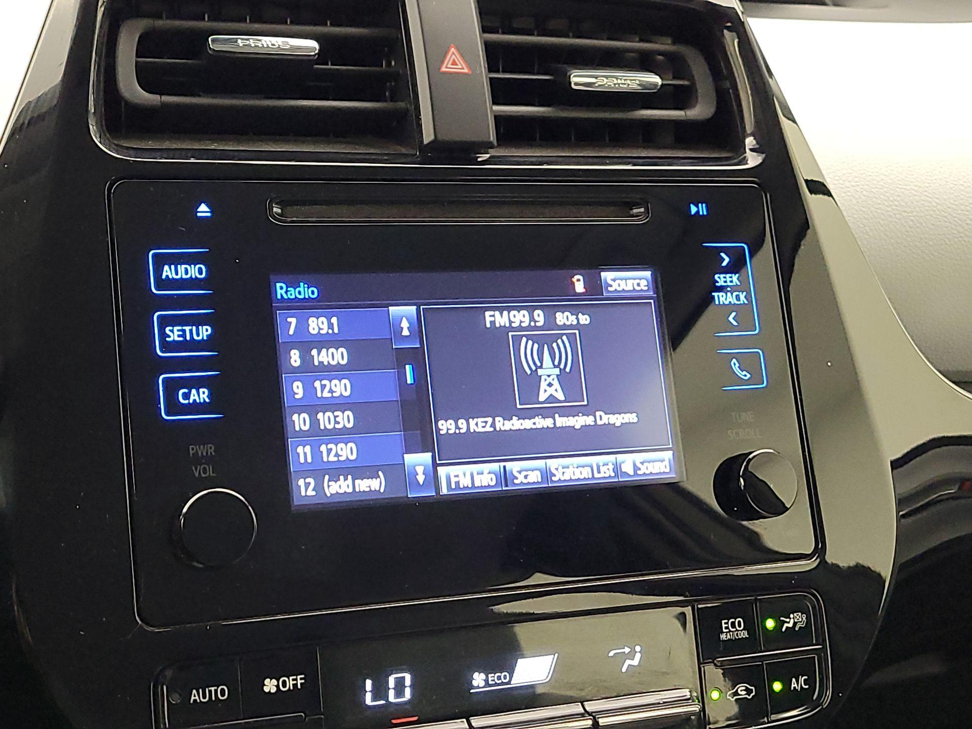 Thumbnail: 2018 Toyota Prius - 15