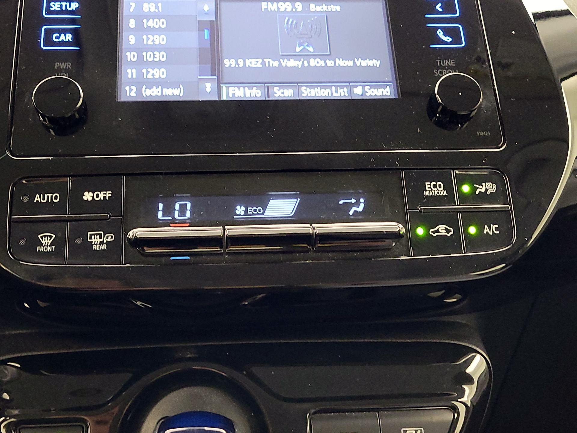 Thumbnail: 2018 Toyota Prius - 16