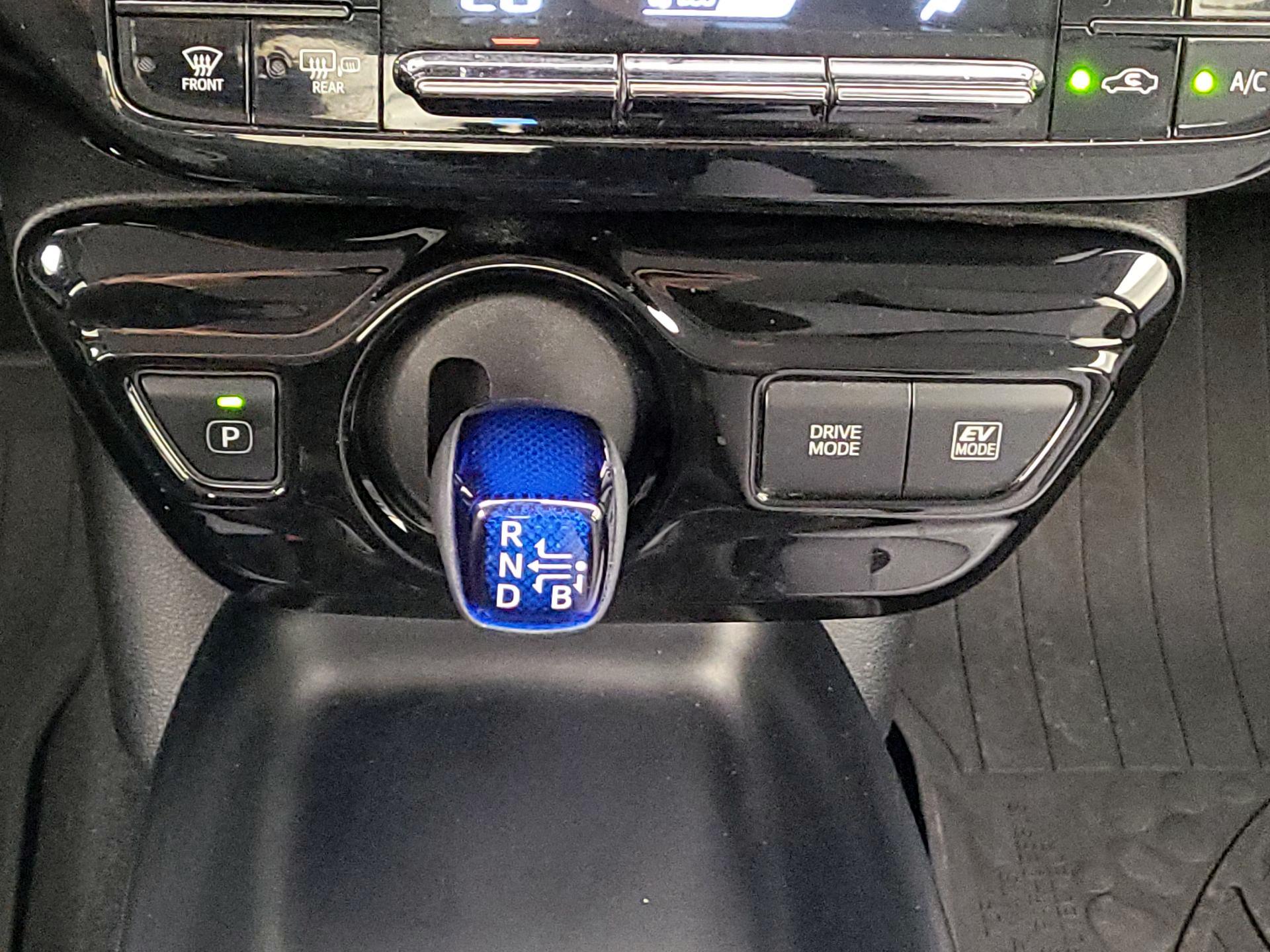 Thumbnail: 2018 Toyota Prius - 17