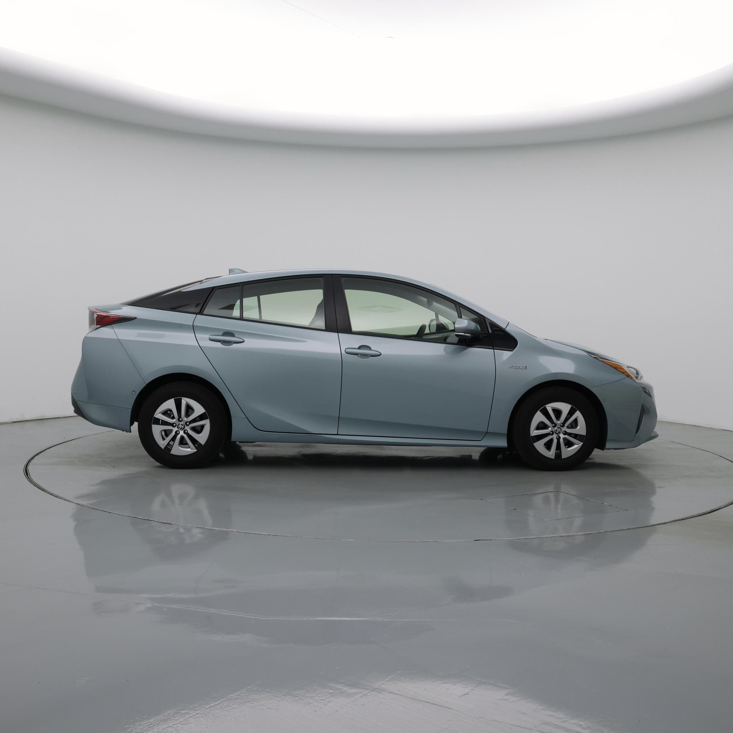 Thumbnail: 2018 Toyota Prius - 7