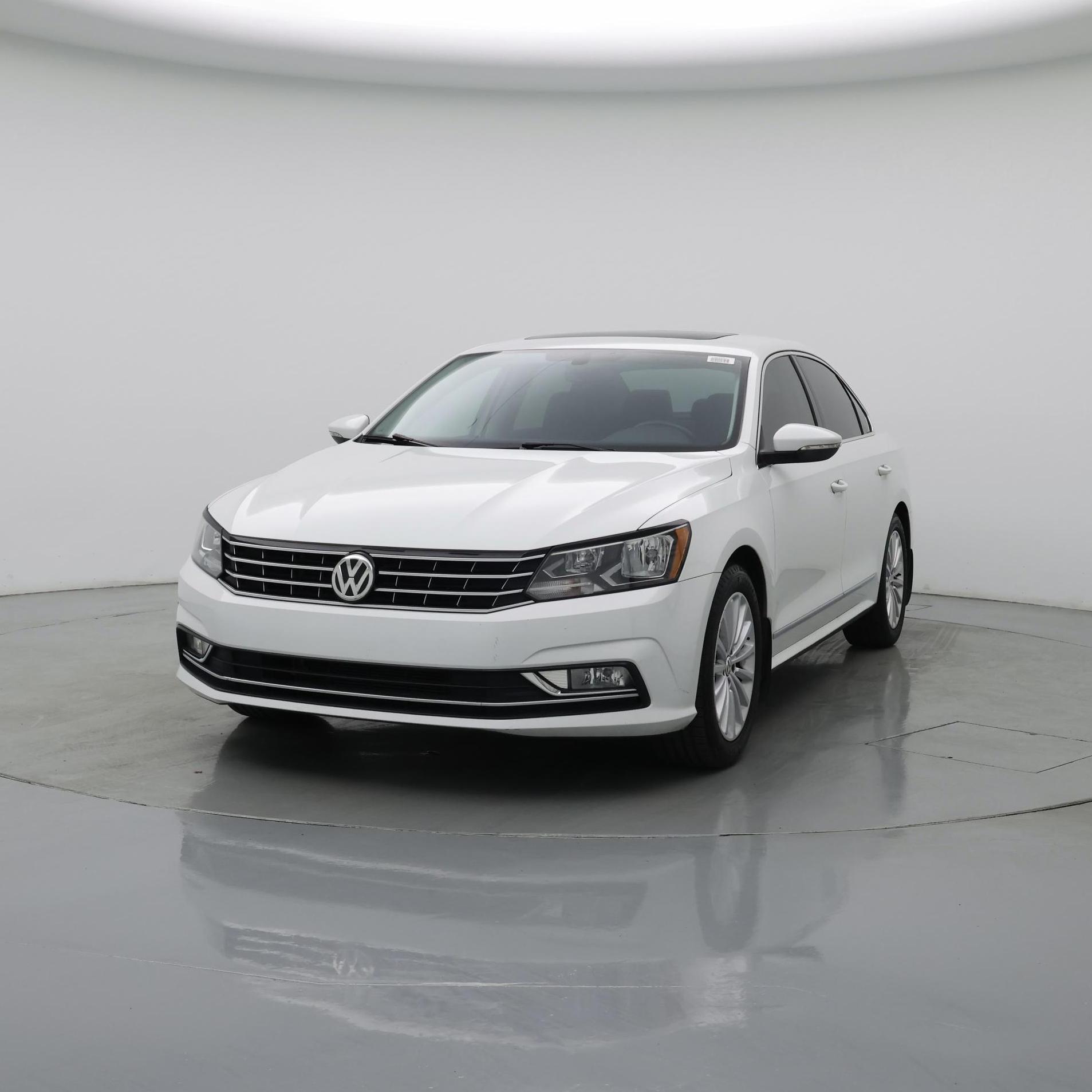 Thumbnail: 2016 Volkswagen Passat - 4