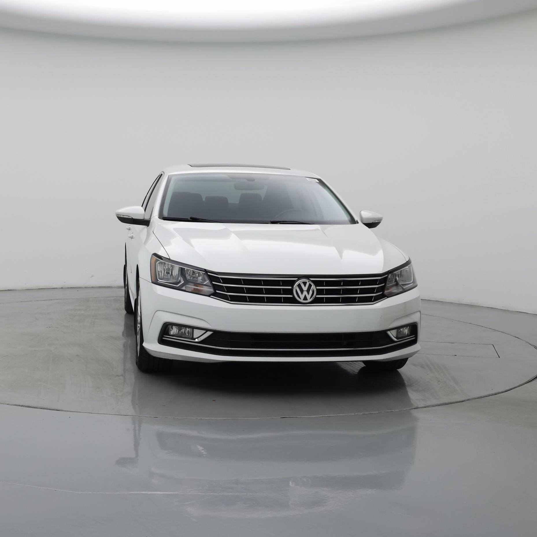 Thumbnail: 2016 Volkswagen Passat - 5