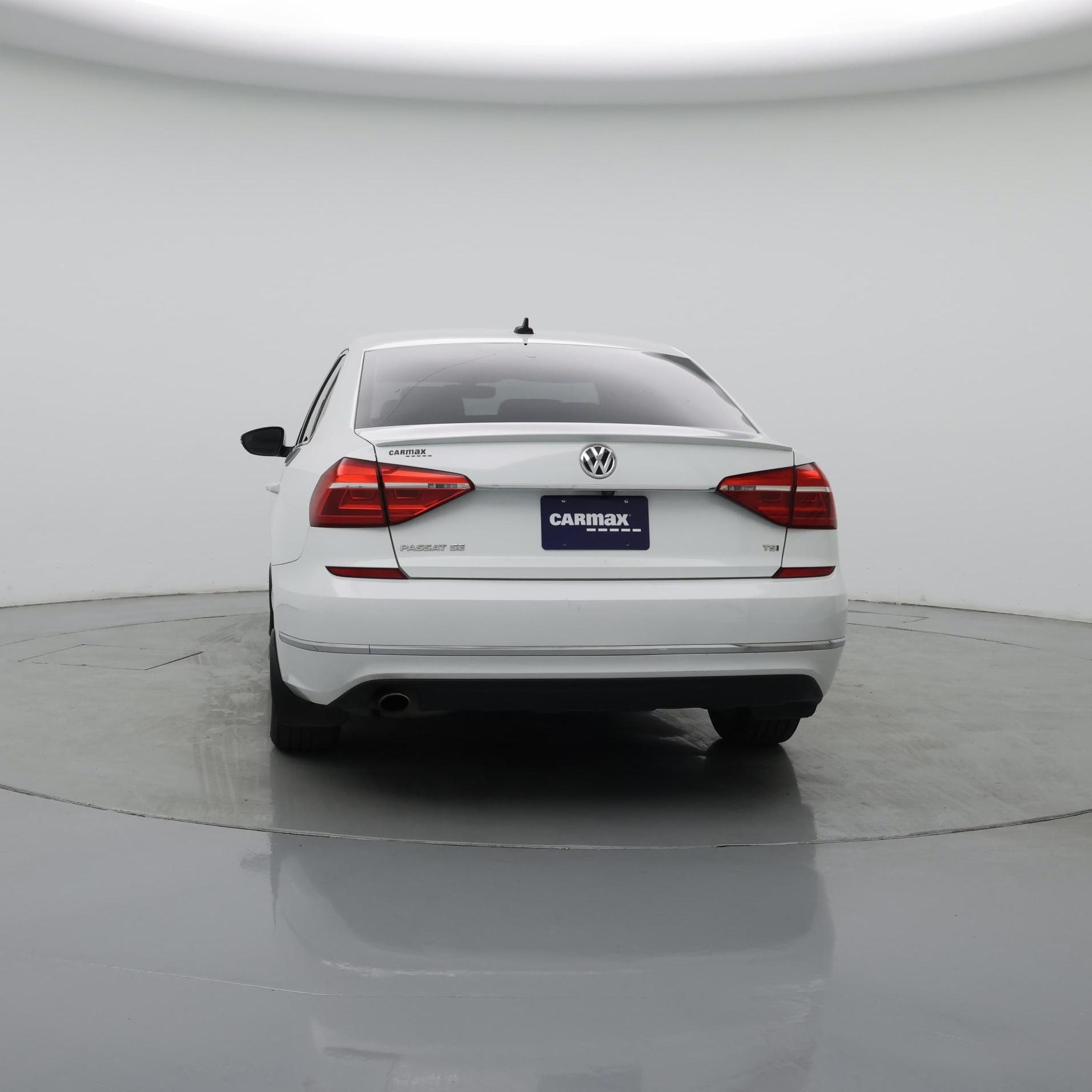 Thumbnail: 2016 Volkswagen Passat - 6