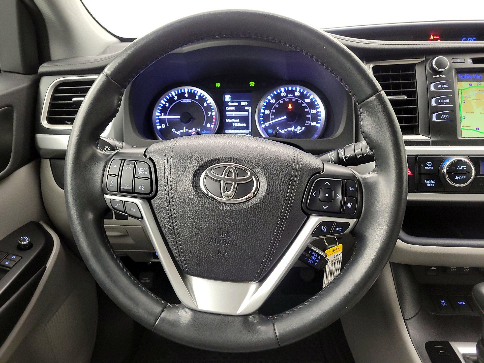 Thumbnail: 2019 Toyota Highlander - 10
