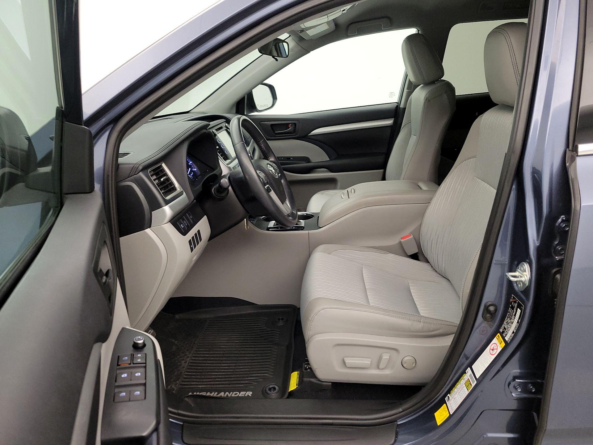 Thumbnail: 2019 Toyota Highlander - 11