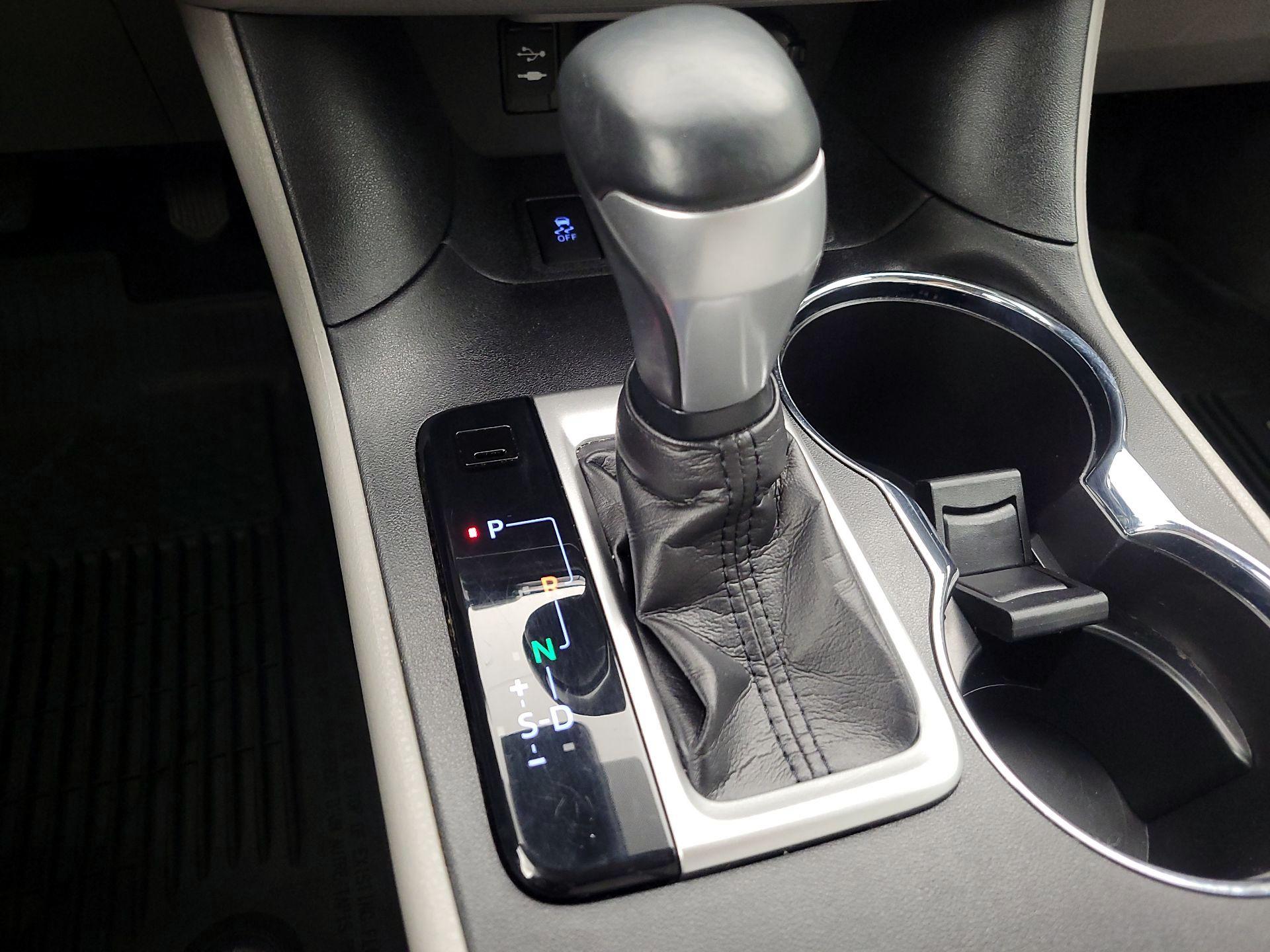 Thumbnail: 2019 Toyota Highlander - 18