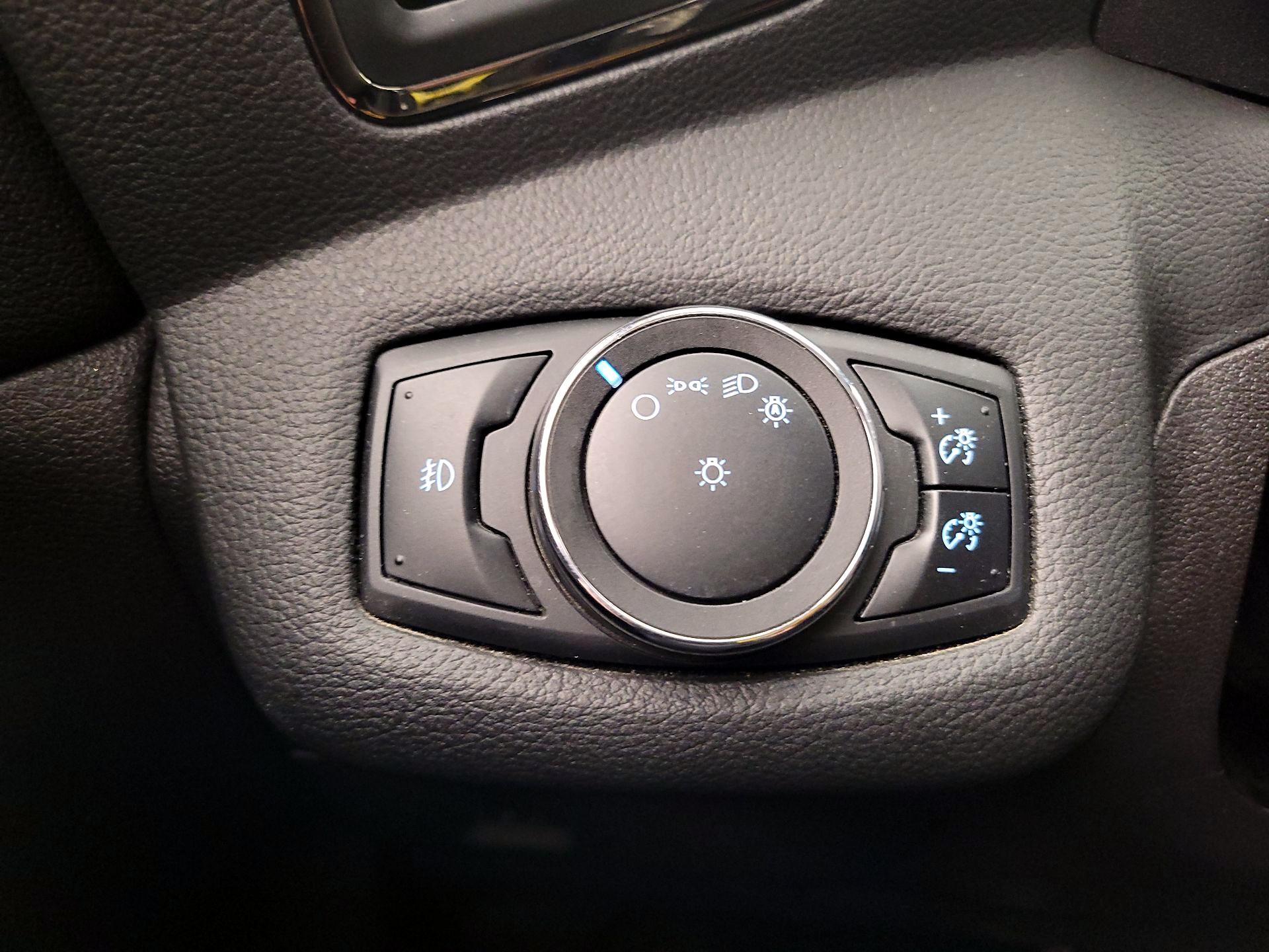 Thumbnail: 2015 Ford Escape - 13