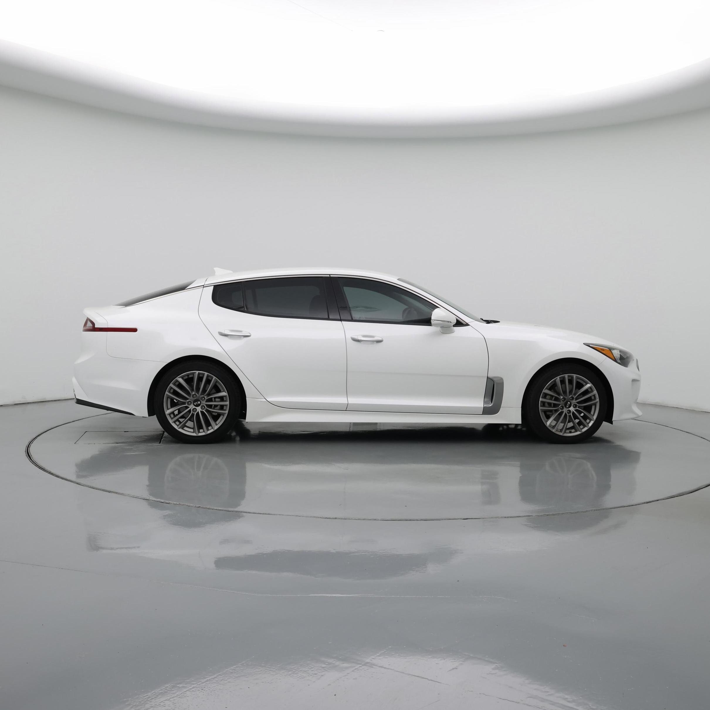 Thumbnail: 2018 Kia Stinger - 7