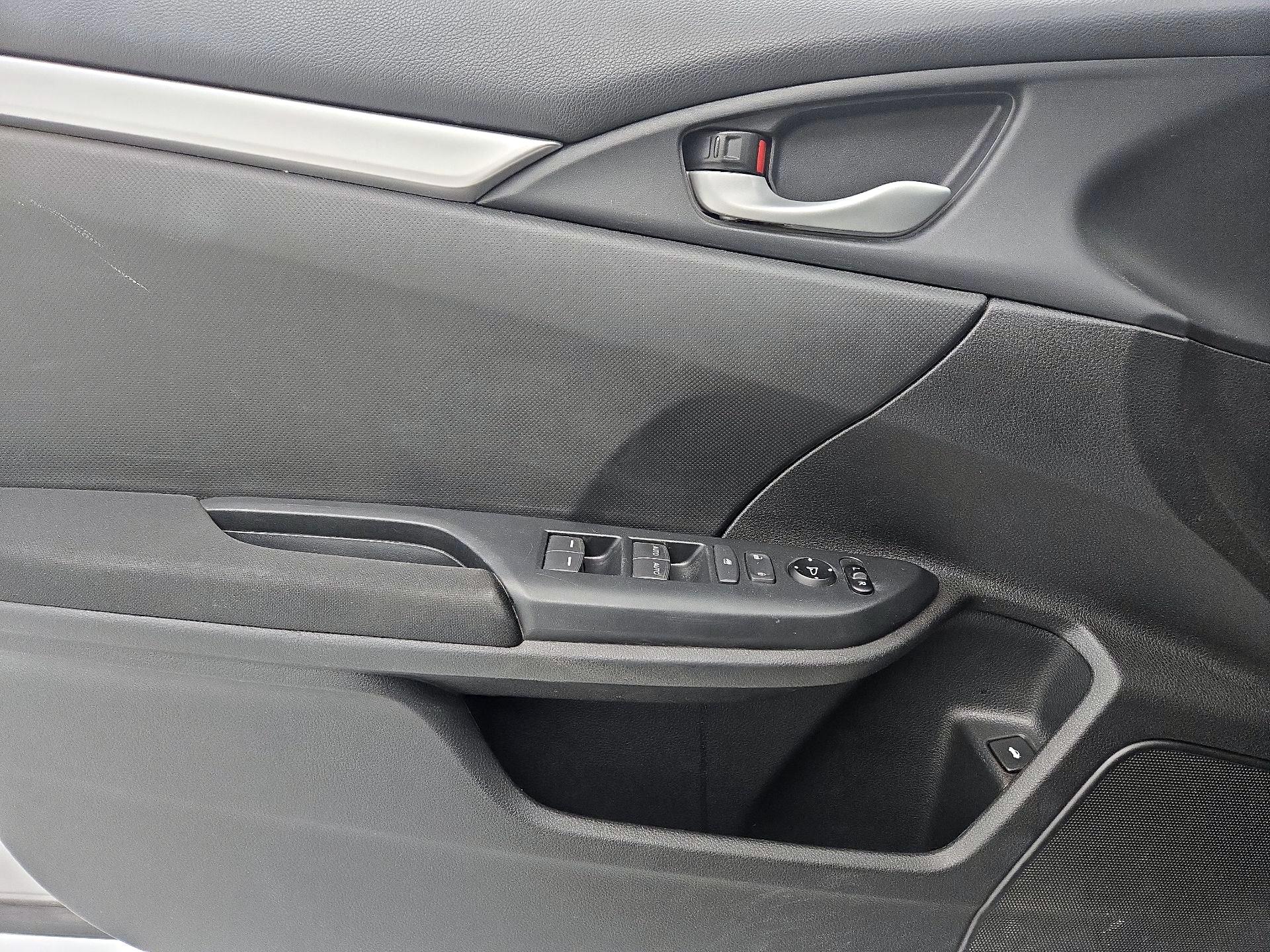 Thumbnail: 2016 Honda Civic - 10
