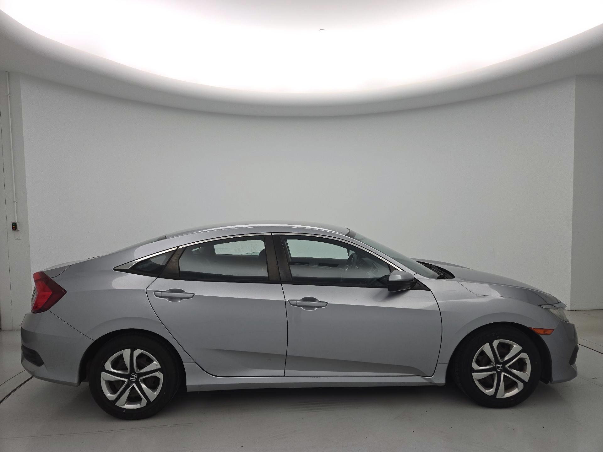 Thumbnail: 2016 Honda Civic - 4
