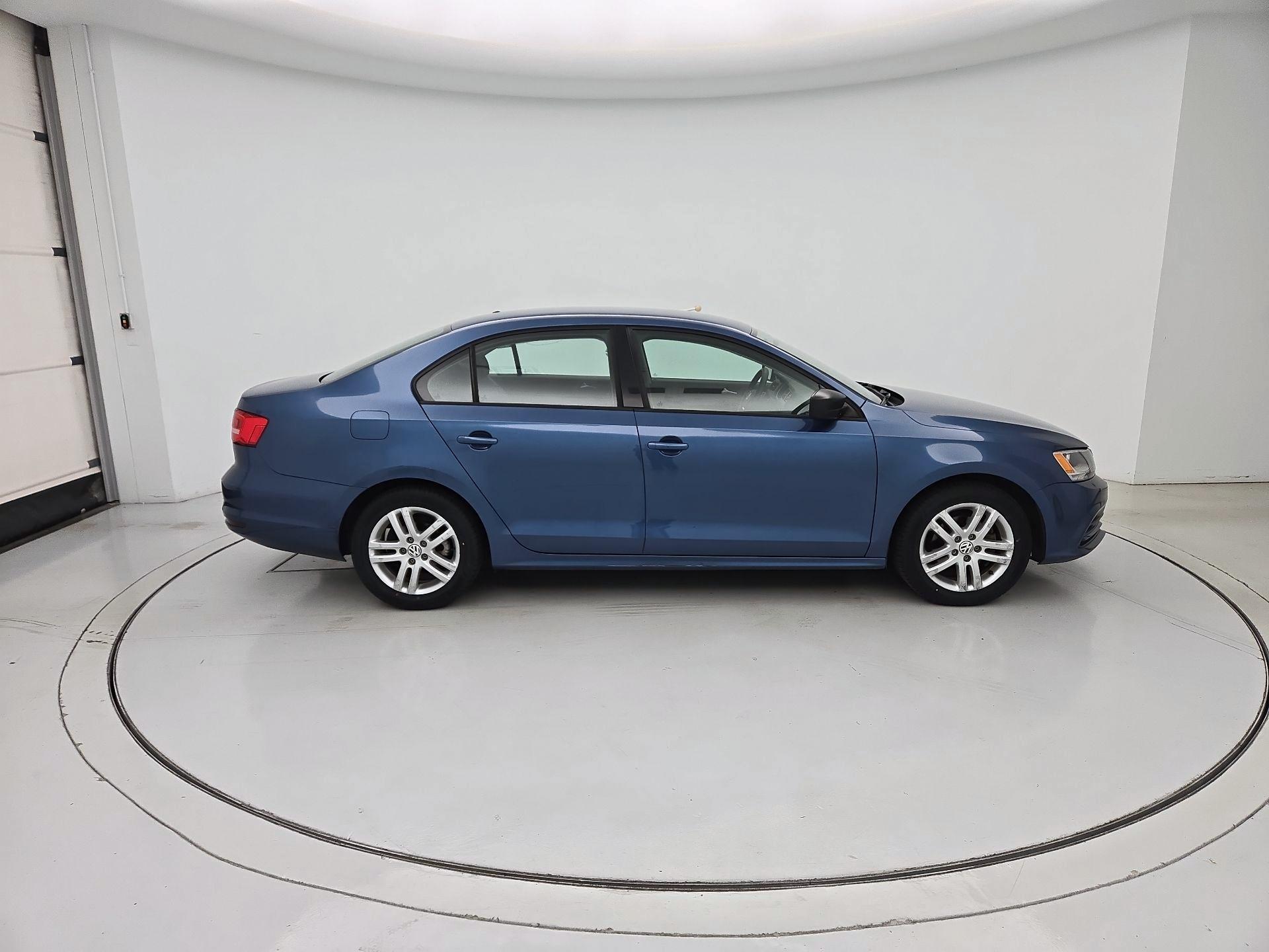 Thumbnail: 2015 Volkswagen Jetta - 4