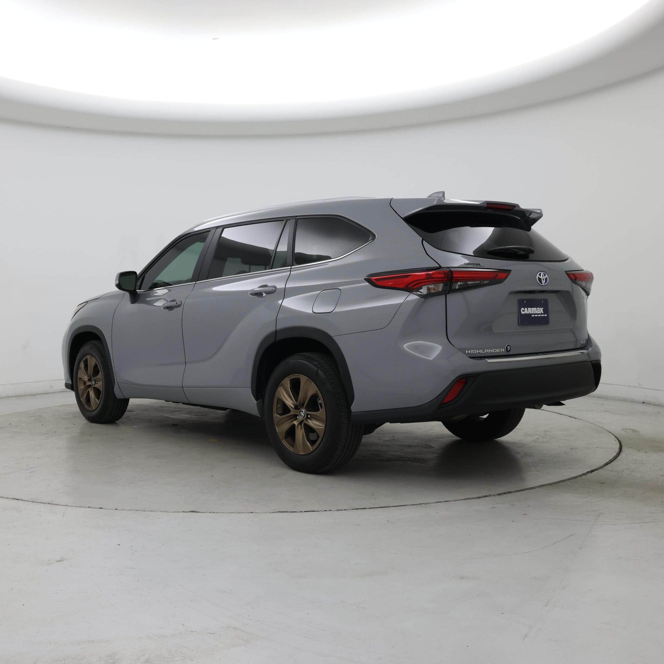Thumbnail: 2023 Toyota Highlander - 2