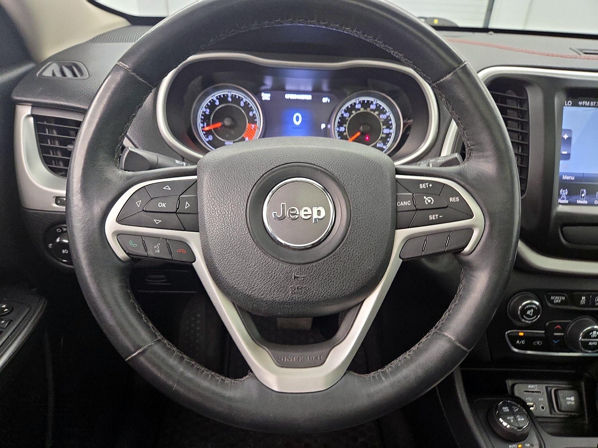 Thumbnail: 2015 Jeep Cherokee - 10