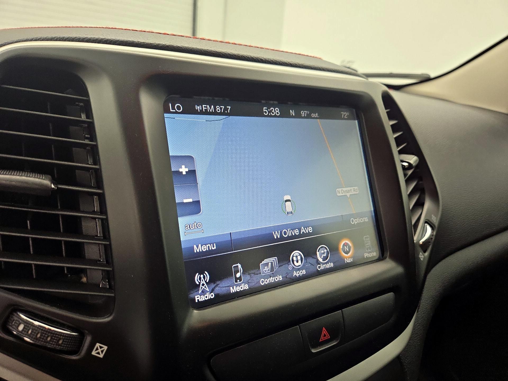 Thumbnail: 2015 Jeep Cherokee - 14