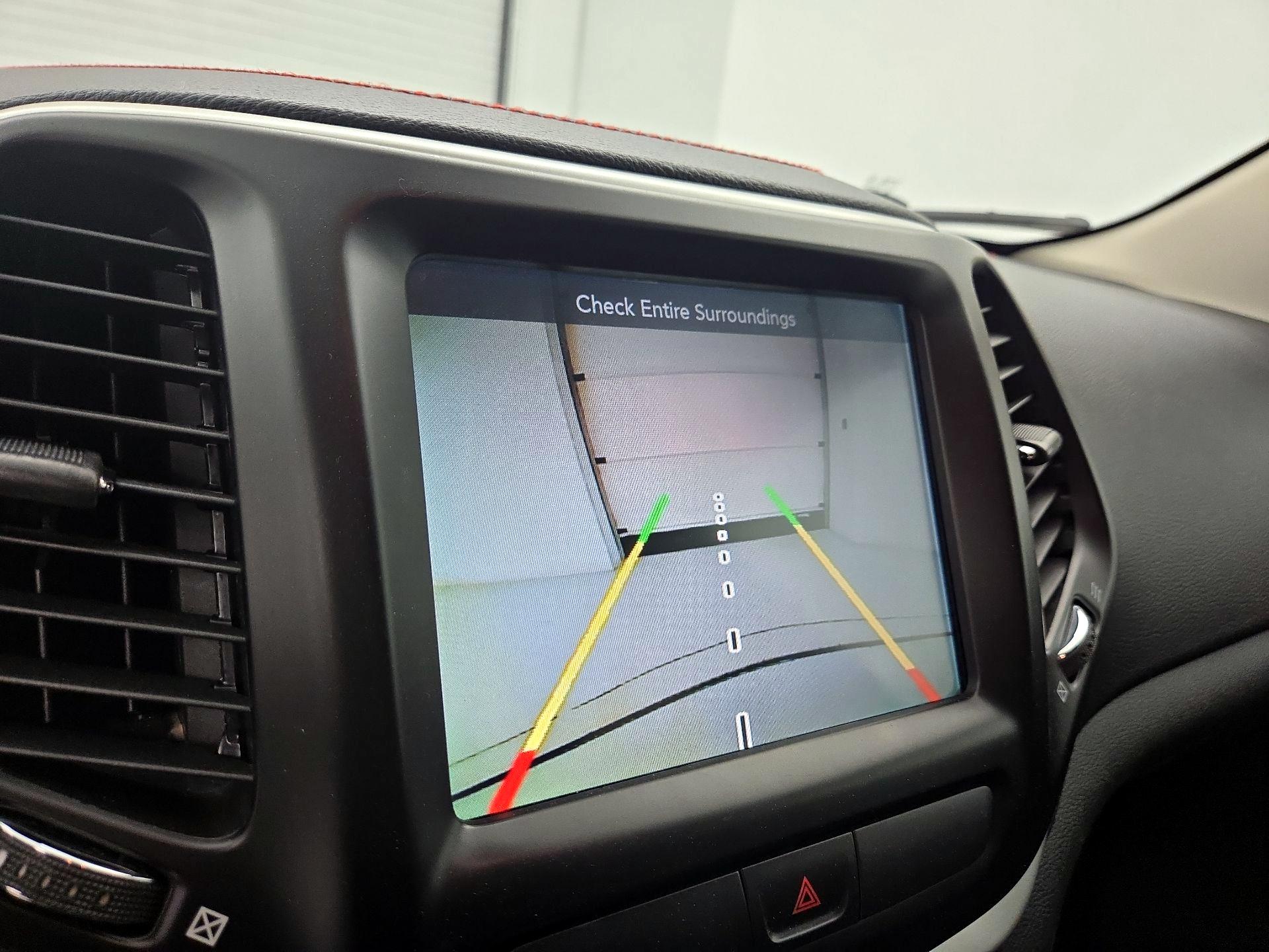 Thumbnail: 2015 Jeep Cherokee - 15