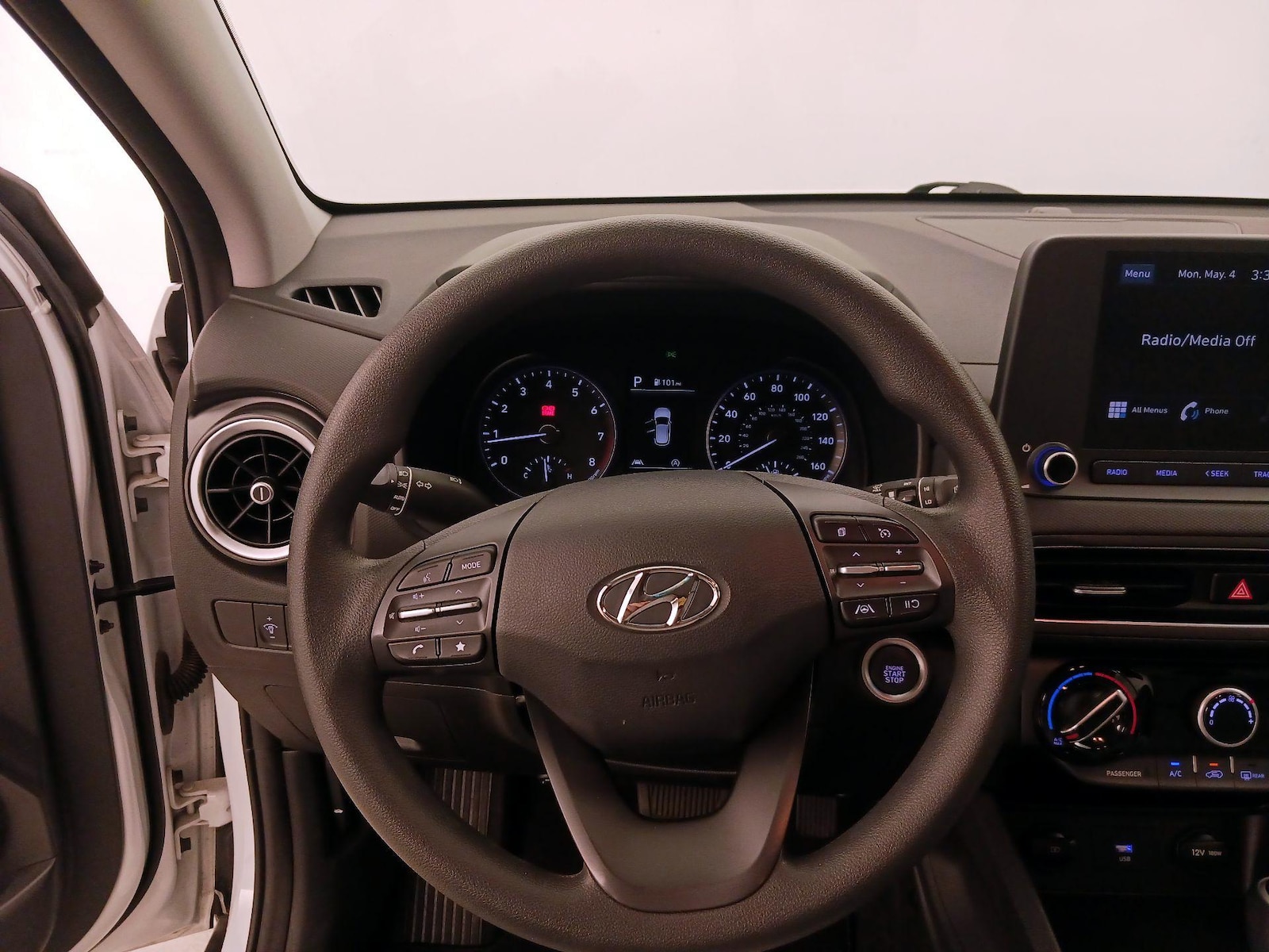 2023 Hyundai Kona SEL - Photo 11