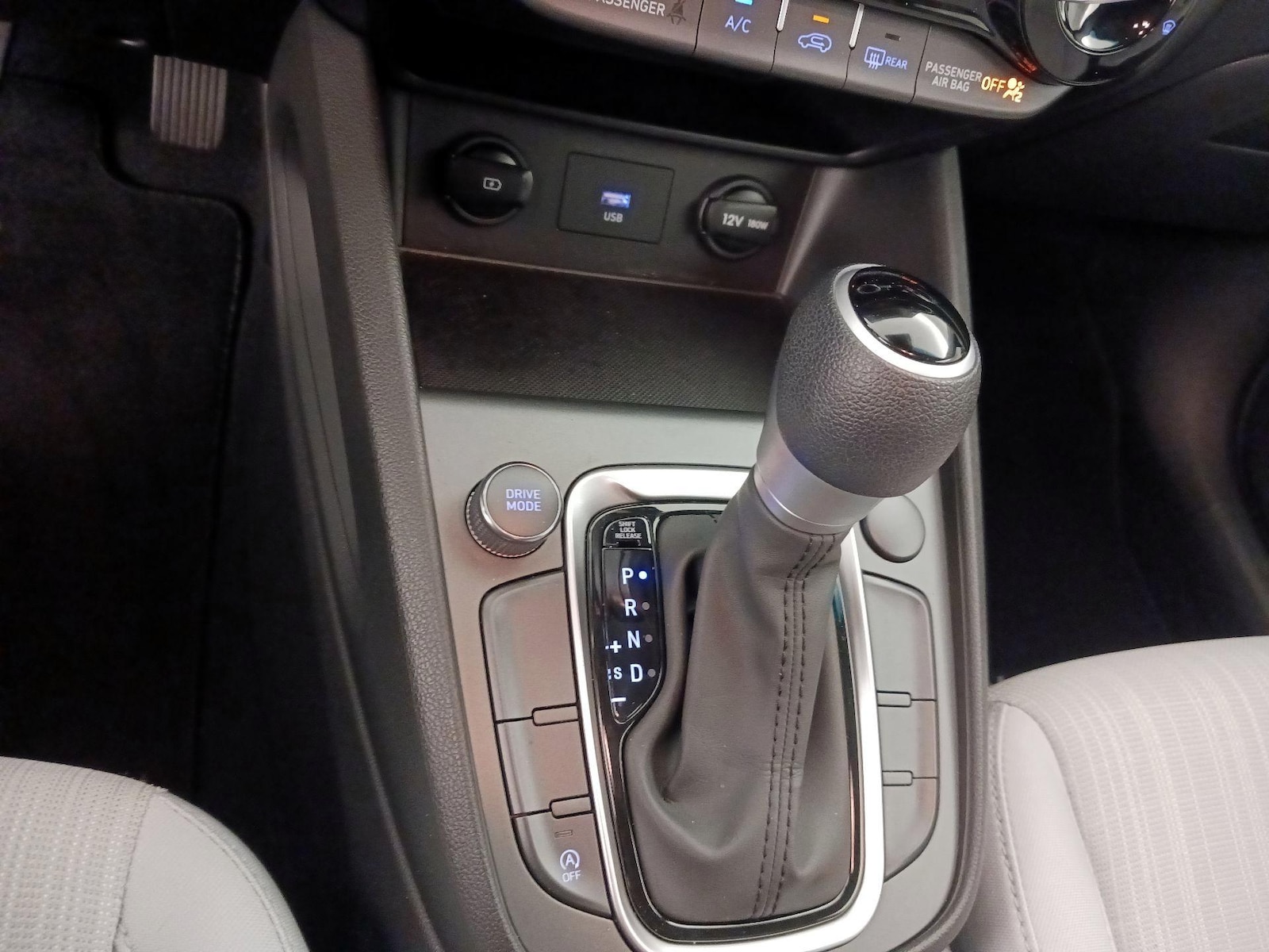 2023 Hyundai Kona SEL - Photo 18
