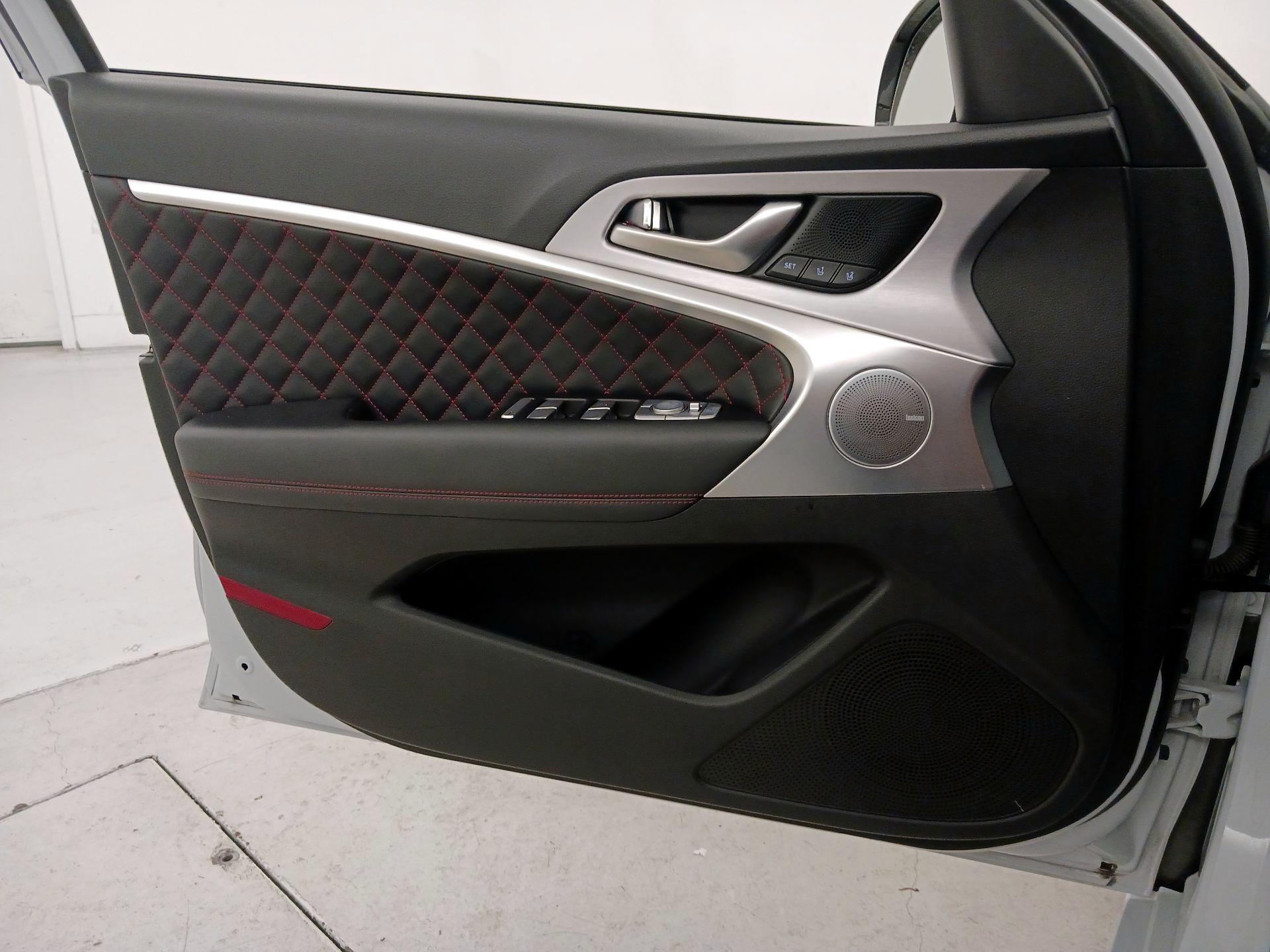Thumbnail: 2020 Genesis G70 - 12