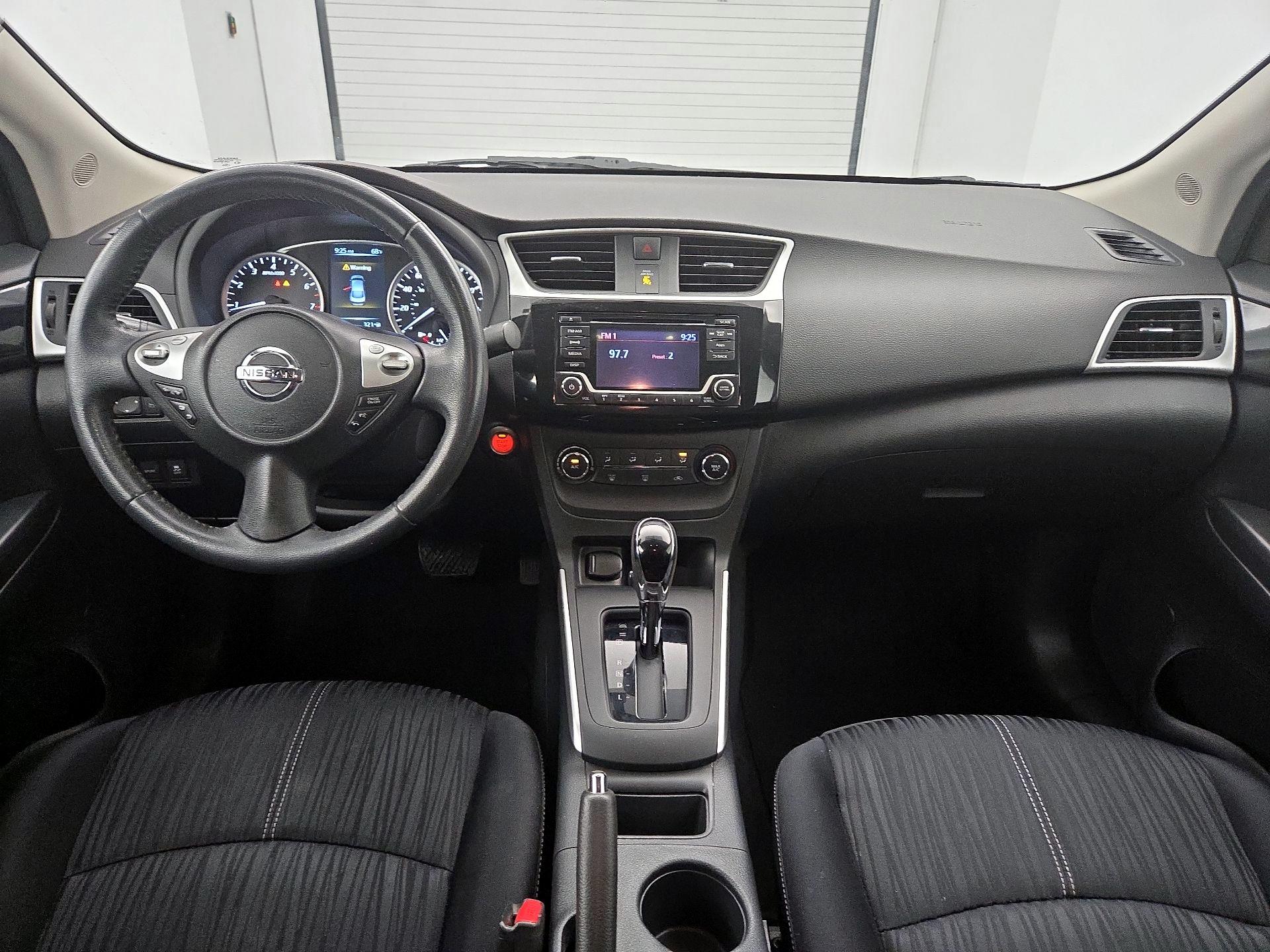 Thumbnail: 2016 Nissan Sentra - 9