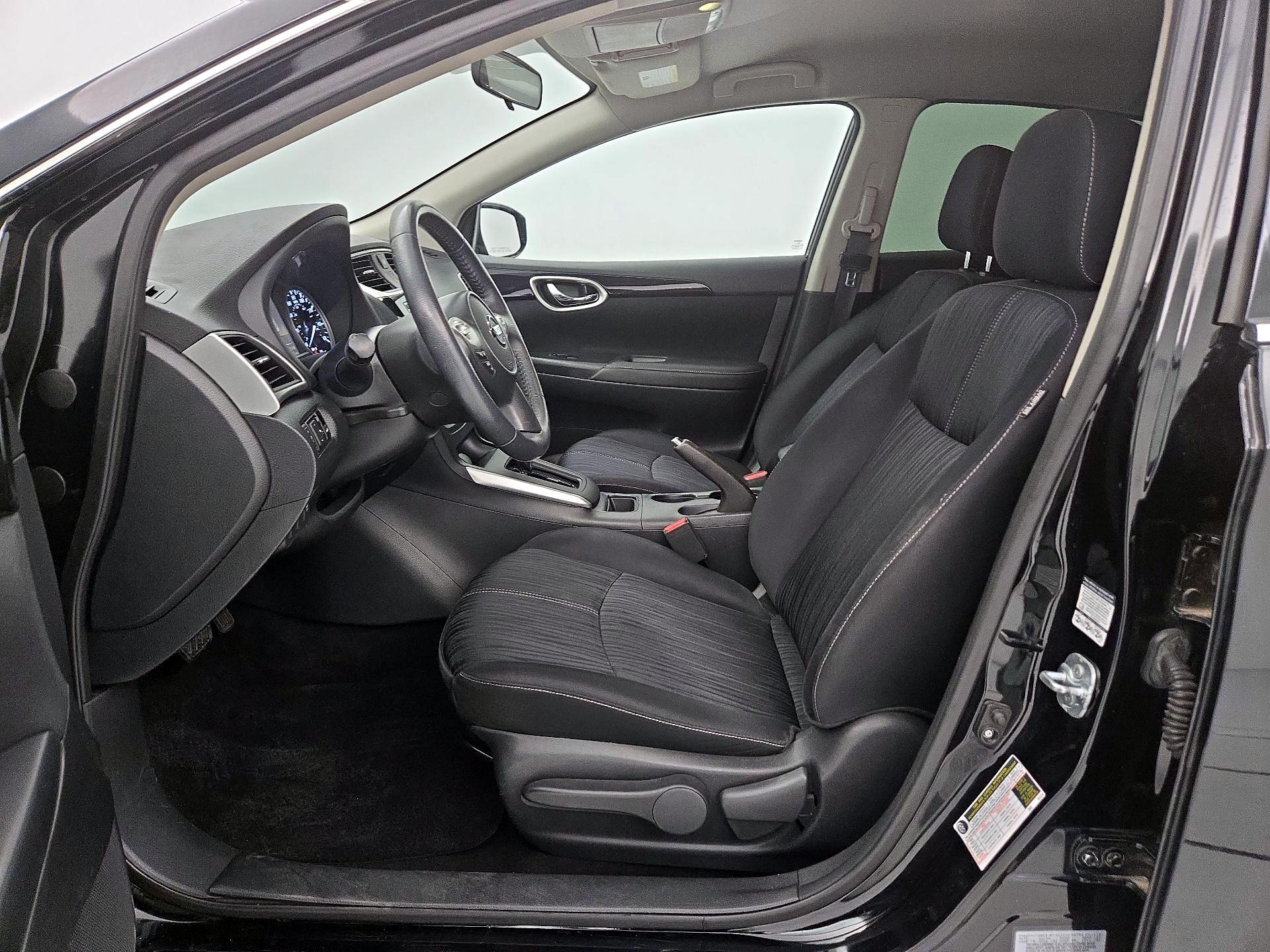 Thumbnail: 2016 Nissan Sentra - 11