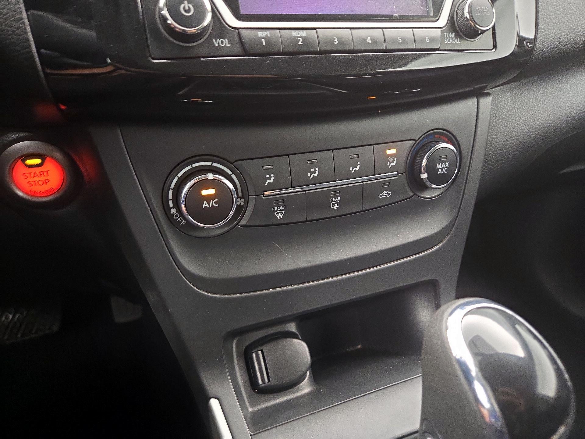 Thumbnail: 2016 Nissan Sentra - 16