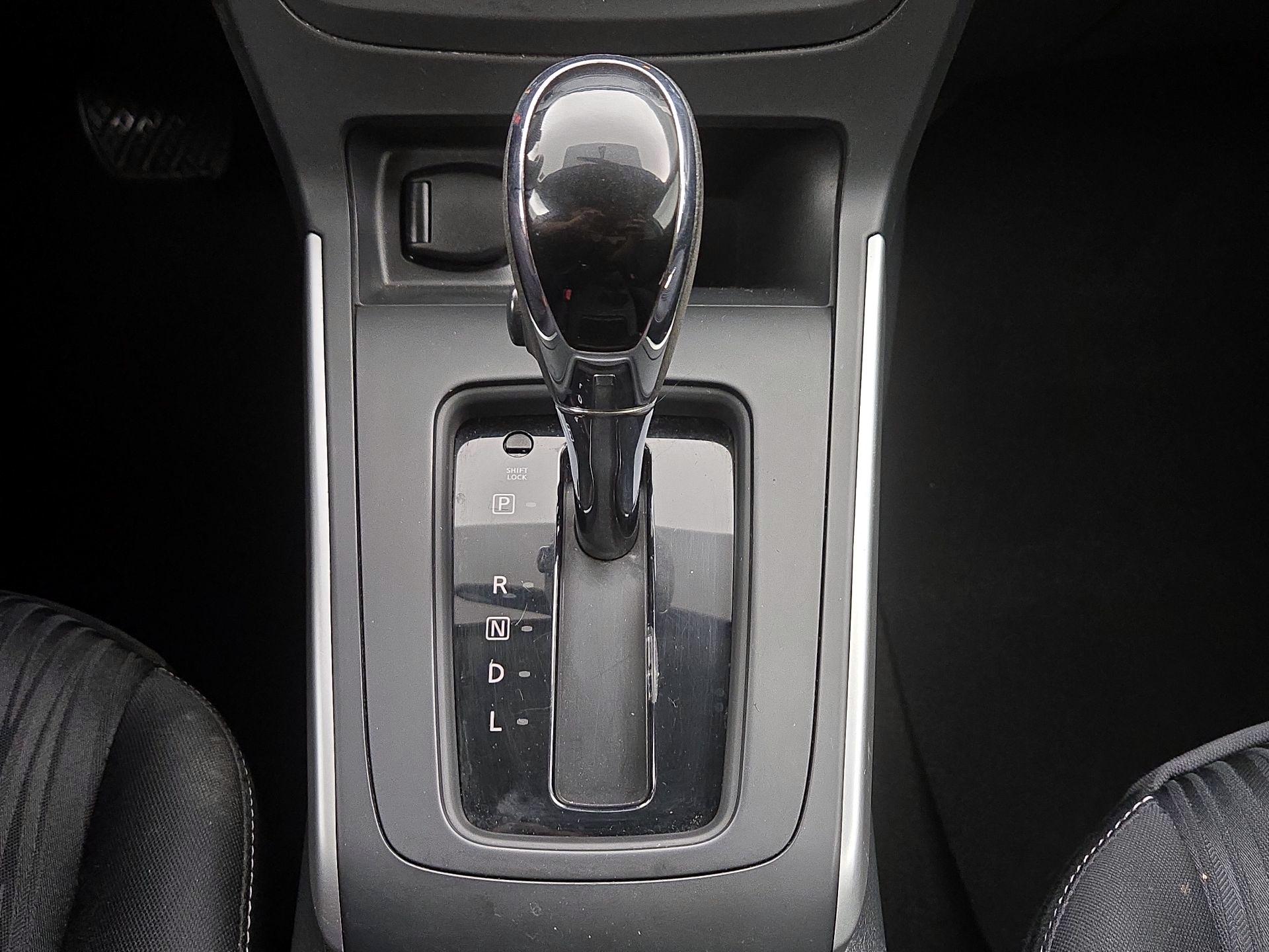 Thumbnail: 2016 Nissan Sentra - 17