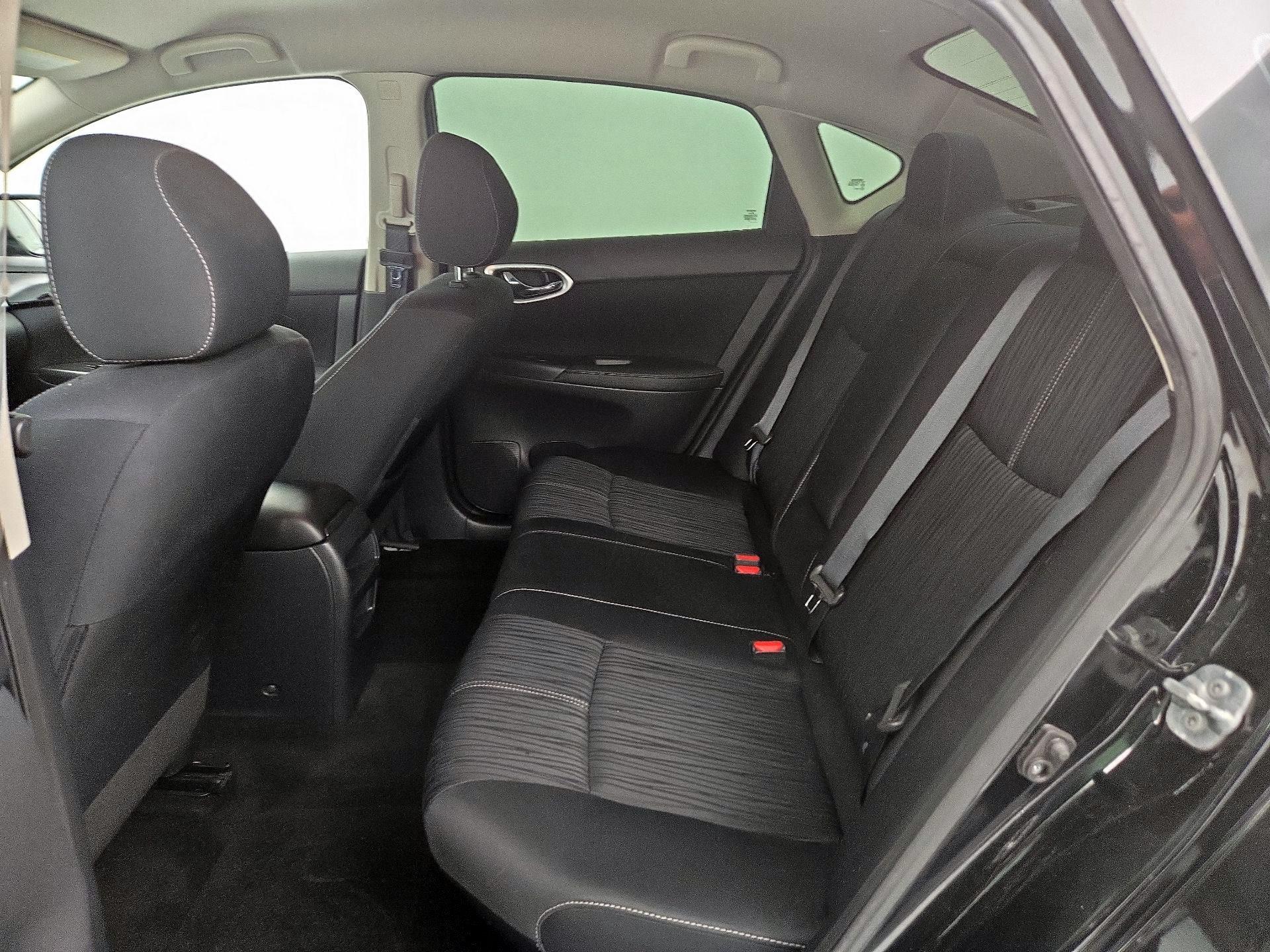 Thumbnail: 2016 Nissan Sentra - 19