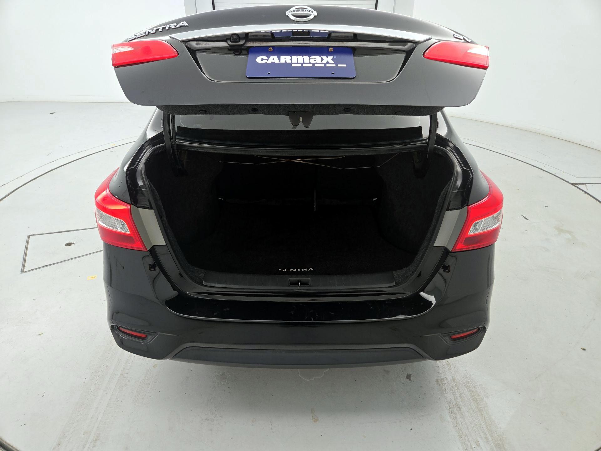 Thumbnail: 2016 Nissan Sentra - 20